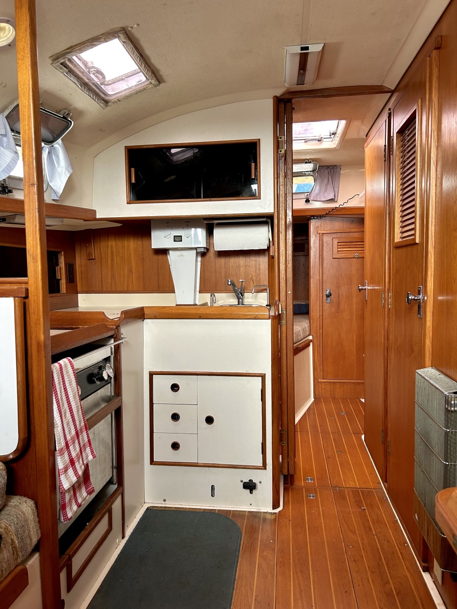 1984 Hinterhoeller Nonsuch 30 Ultra