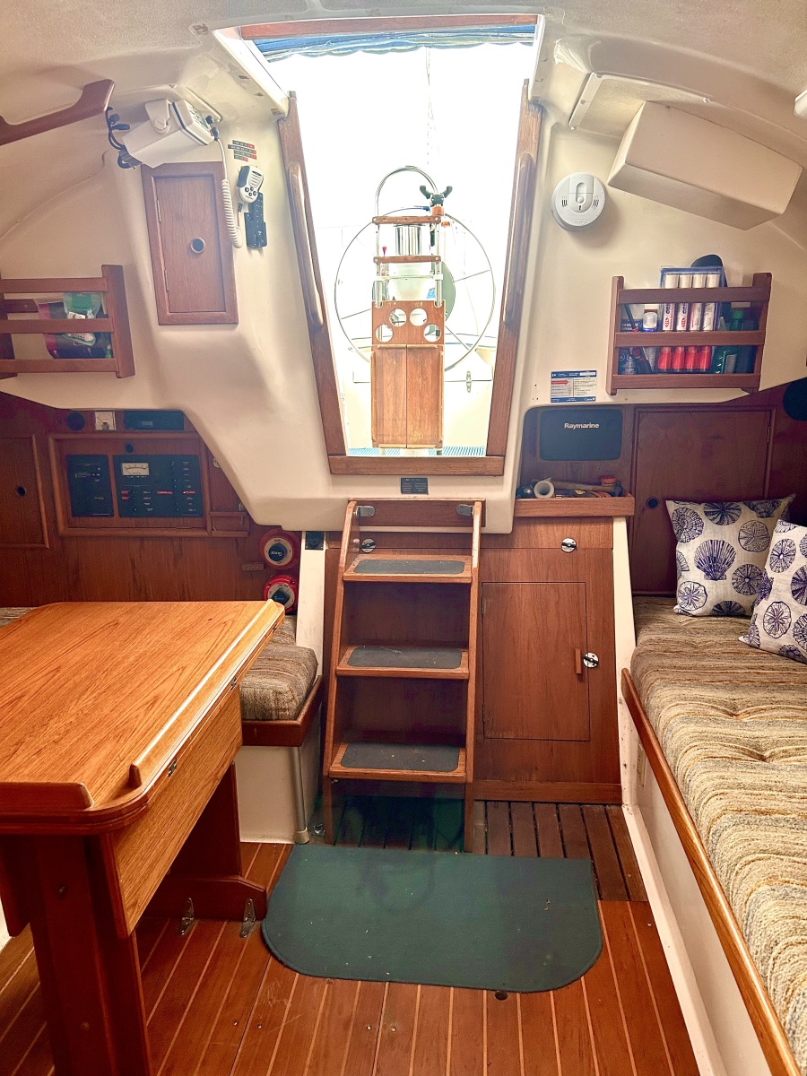 1984 Hinterhoeller Nonsuch 30 Ultra