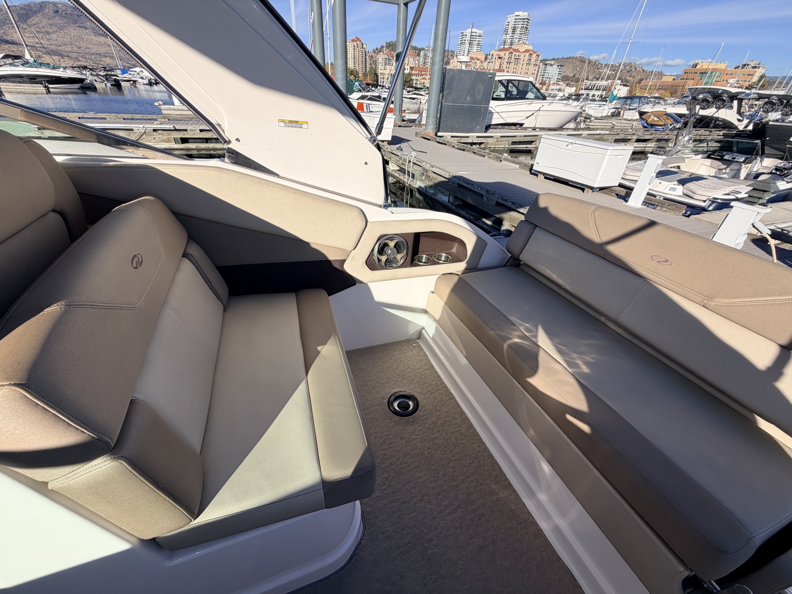 2014 Regal 28 Express