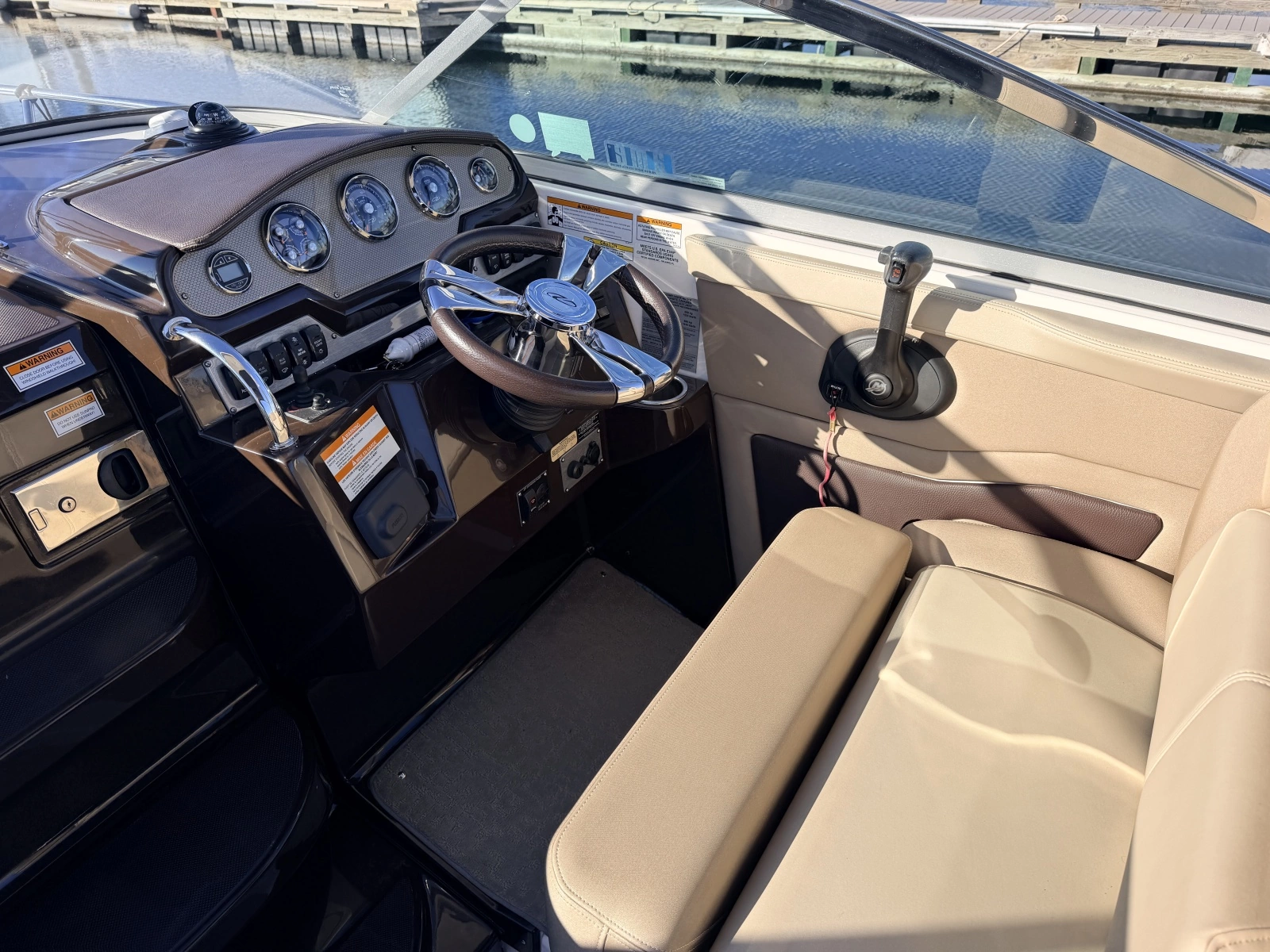 2014 Regal 28 Express