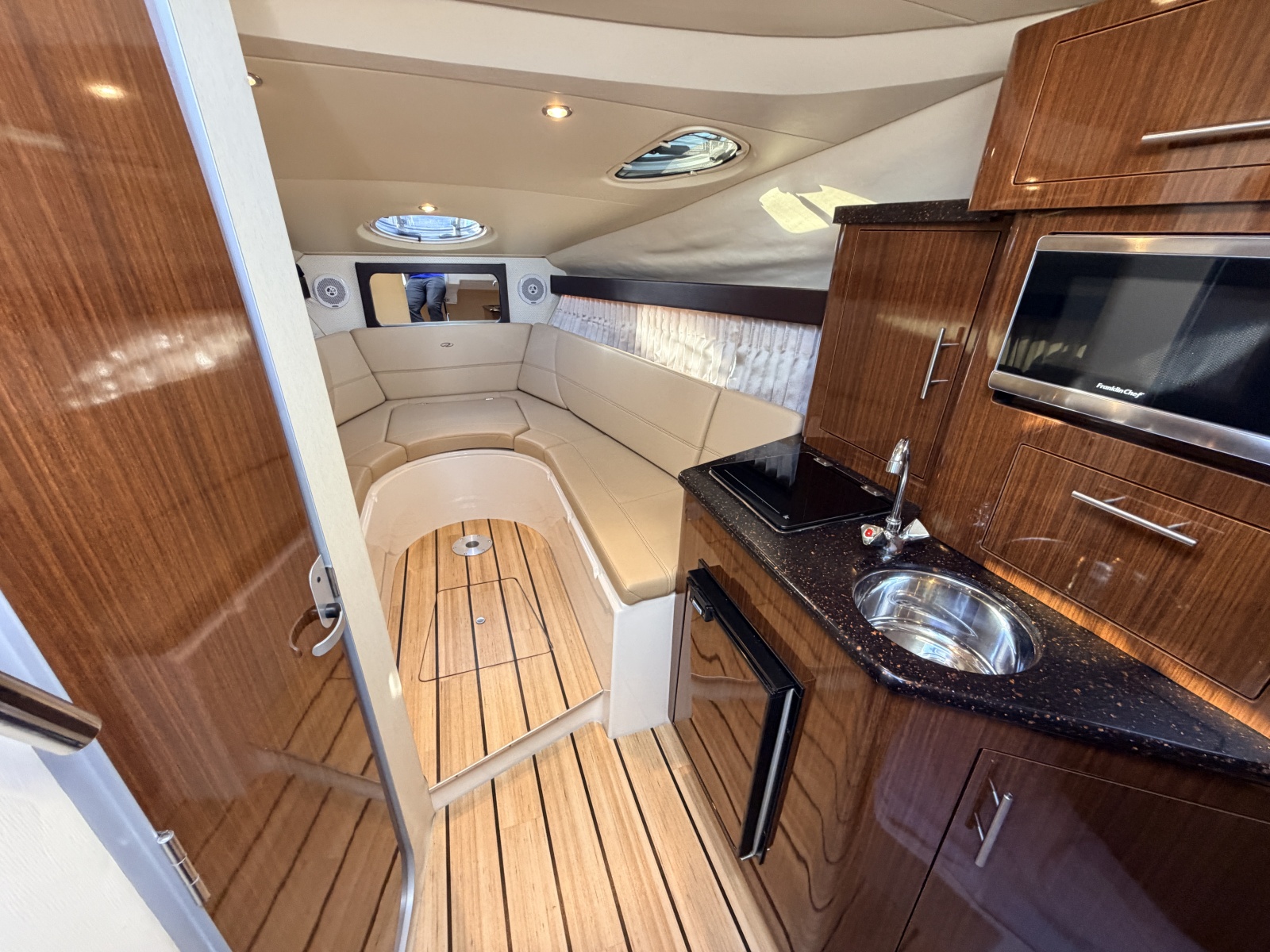 2014 Regal 28 Express