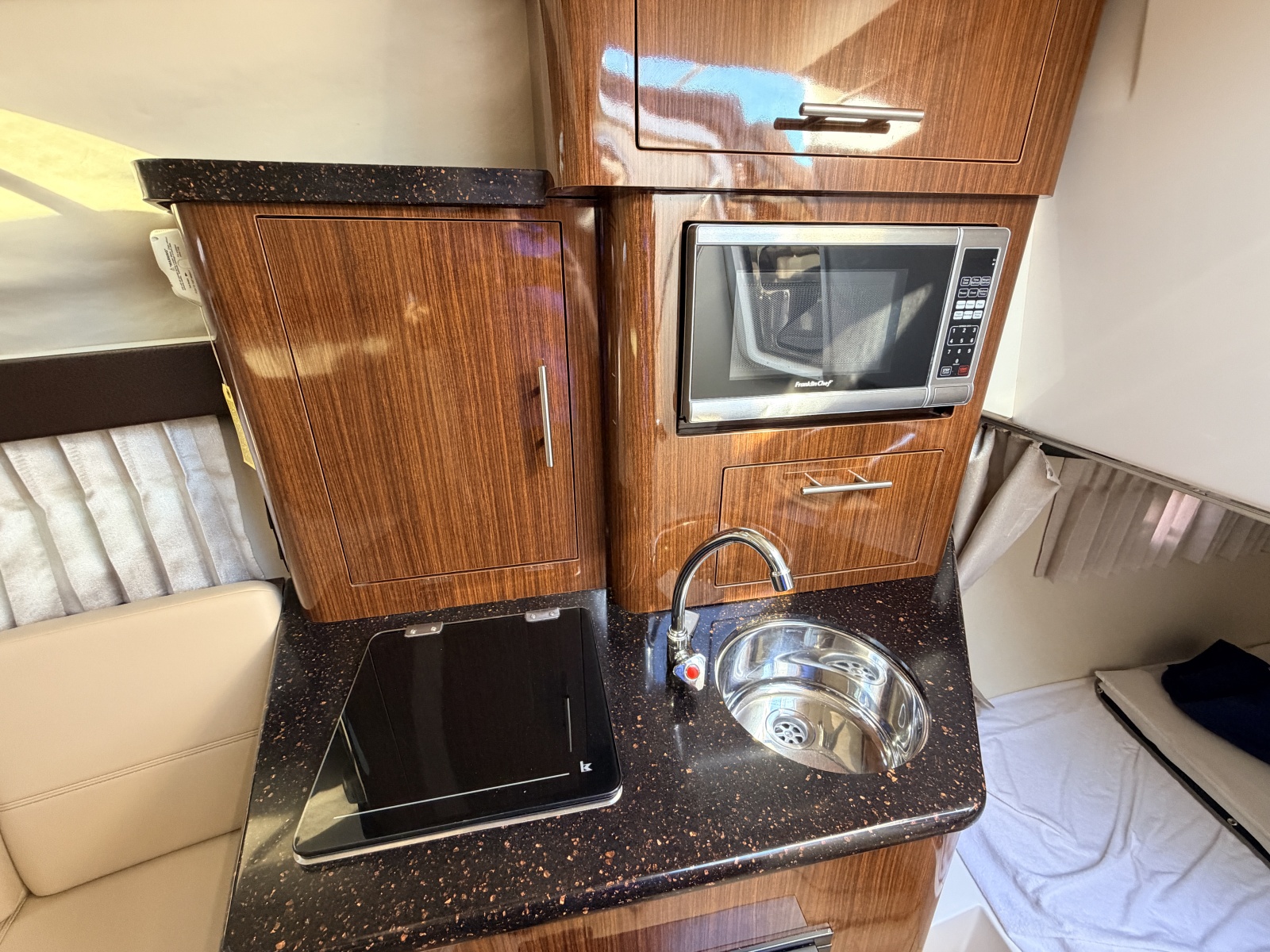 2014 Regal 28 Express