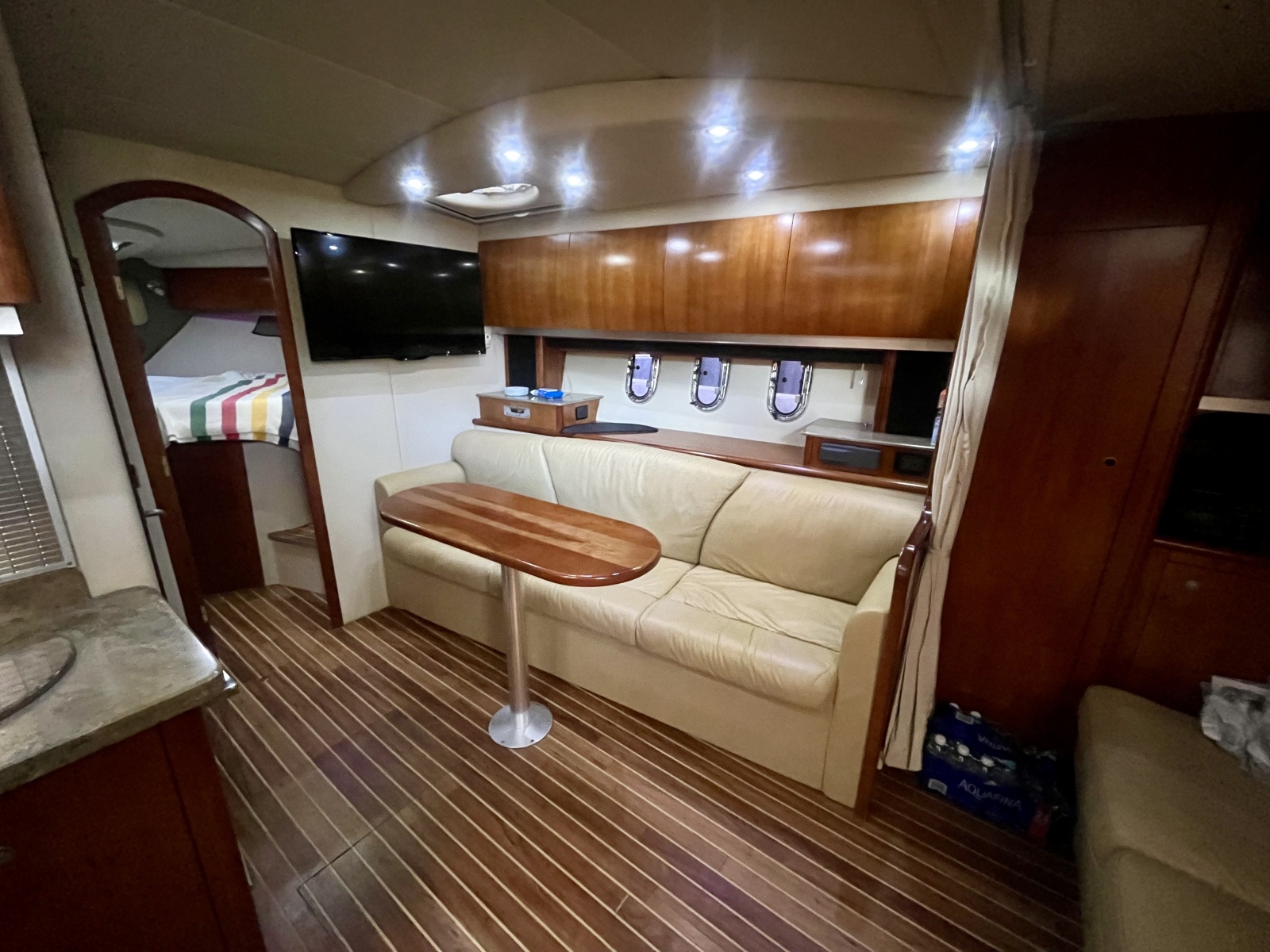 2008 Cruisers Yachts 390 Sport Coupe