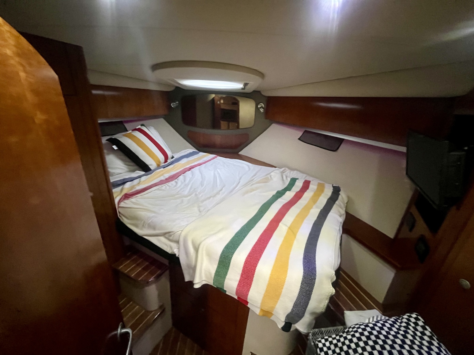 2008 Cruisers Yachts 390 Sport Coupe