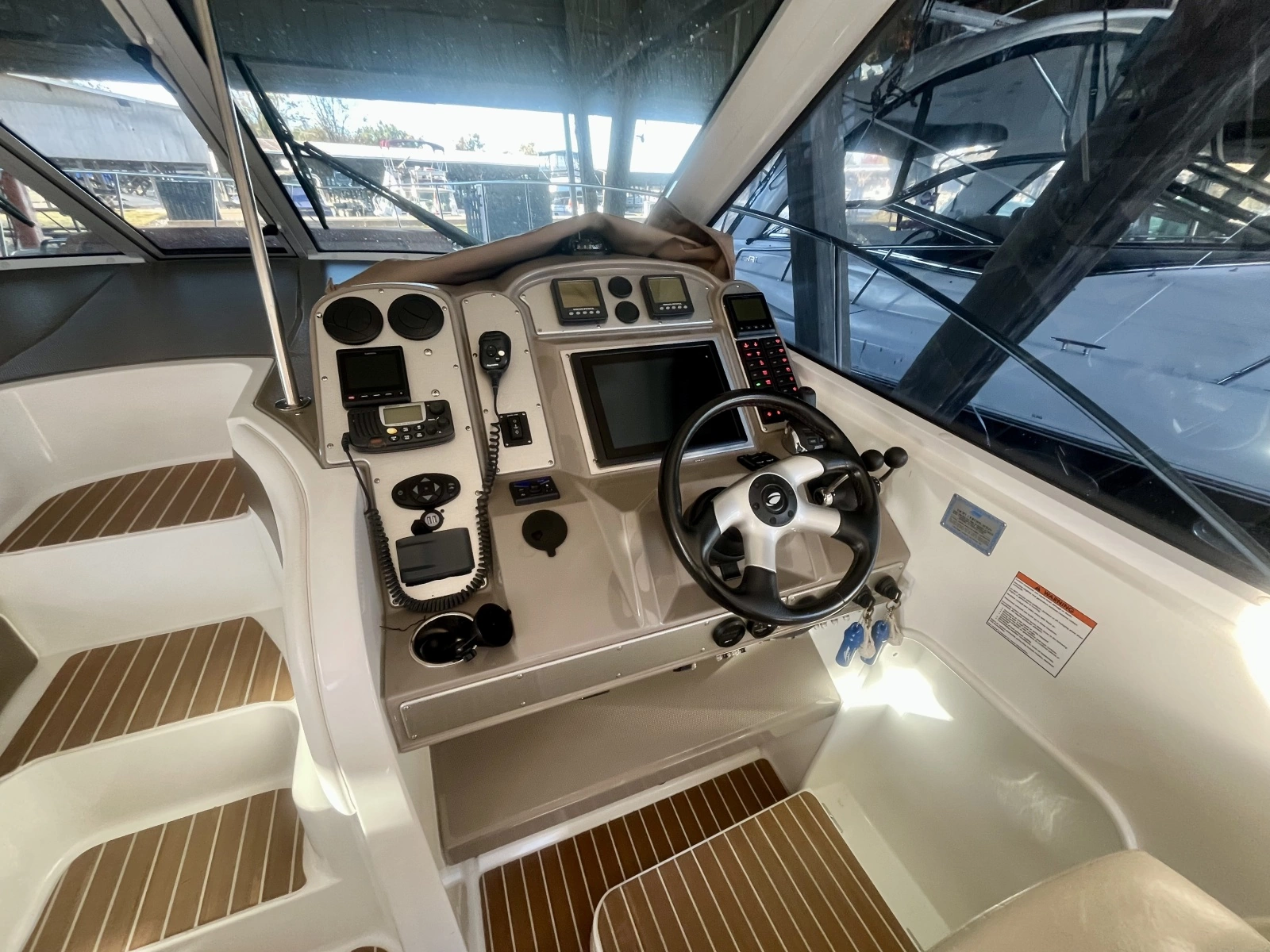 2008 Cruisers Yachts 390 Sport Coupe