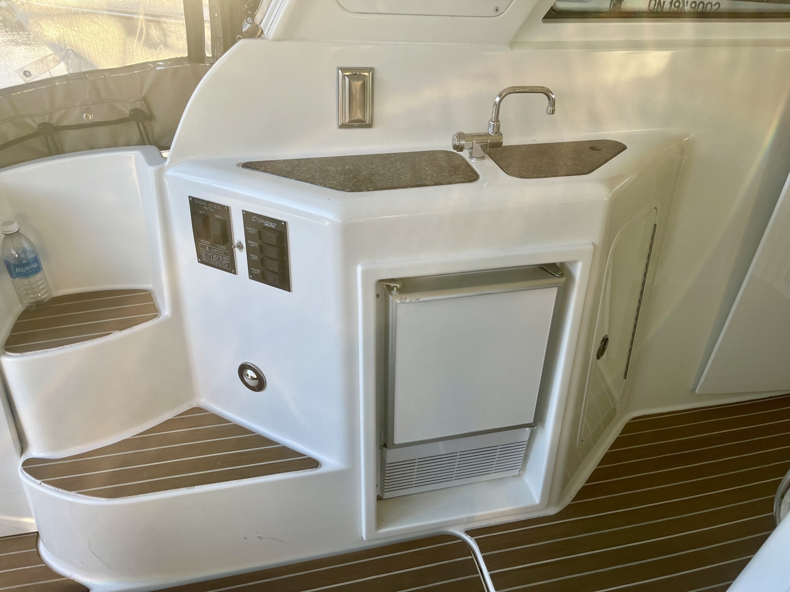 2008 Cruisers Yachts 390 Sport Coupe