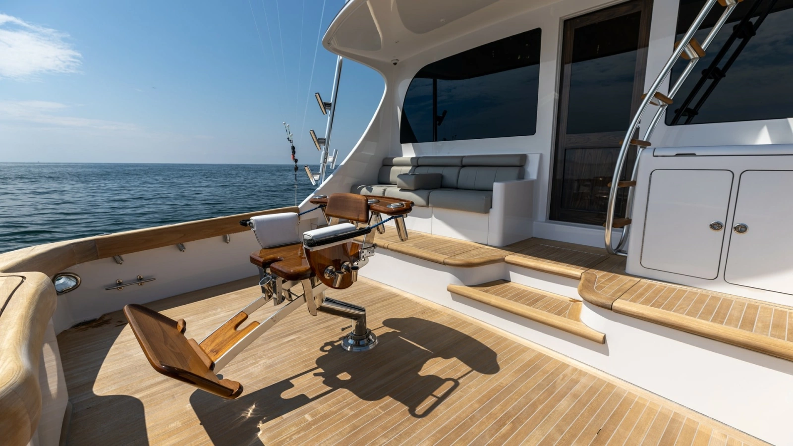 2021 65 Hatteras GT On the DL Cockpit (1)