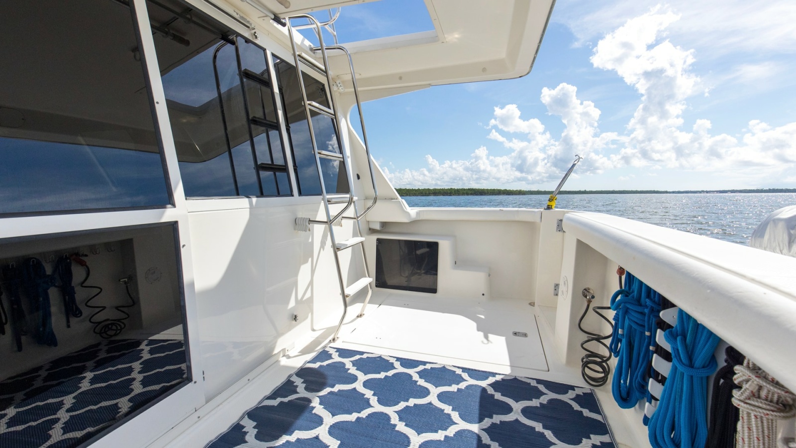 2007 Meridian 490 SE Pilothouse Trust Rear Deck