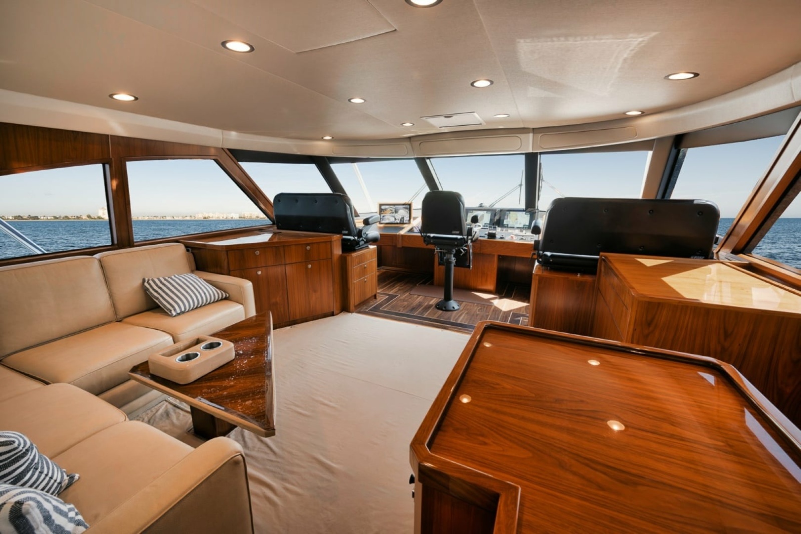 2016 Viking 92 Enclosed Bridge