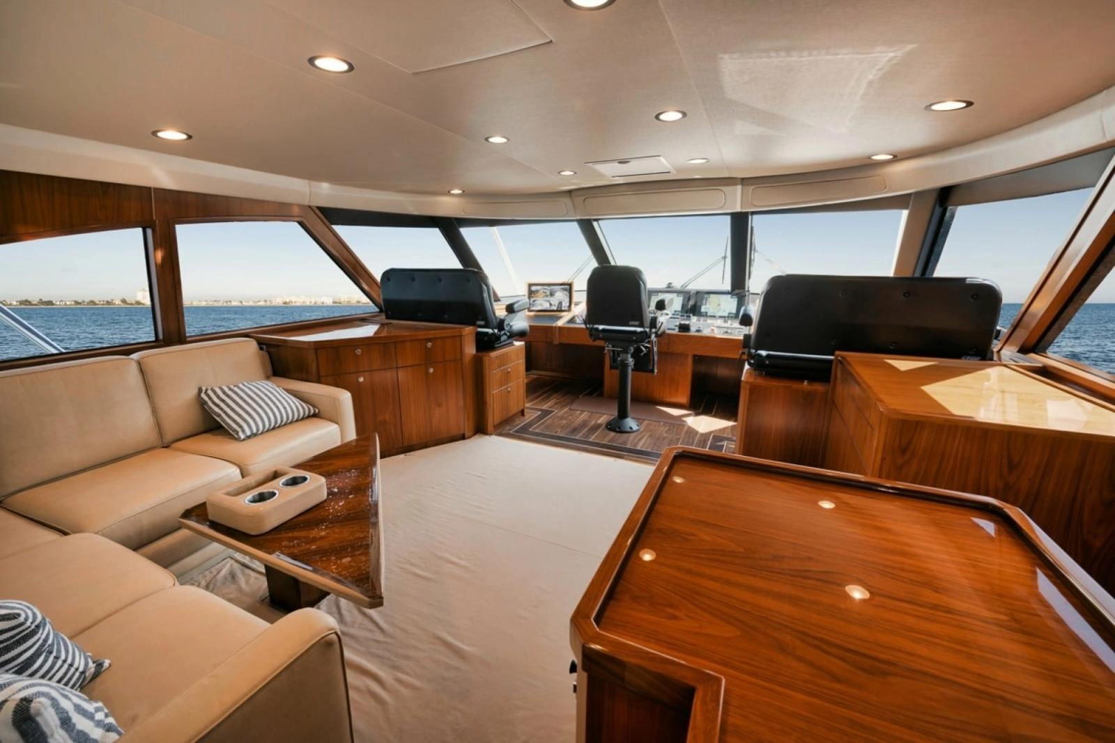 2016 Viking 92 Enclosed Bridge