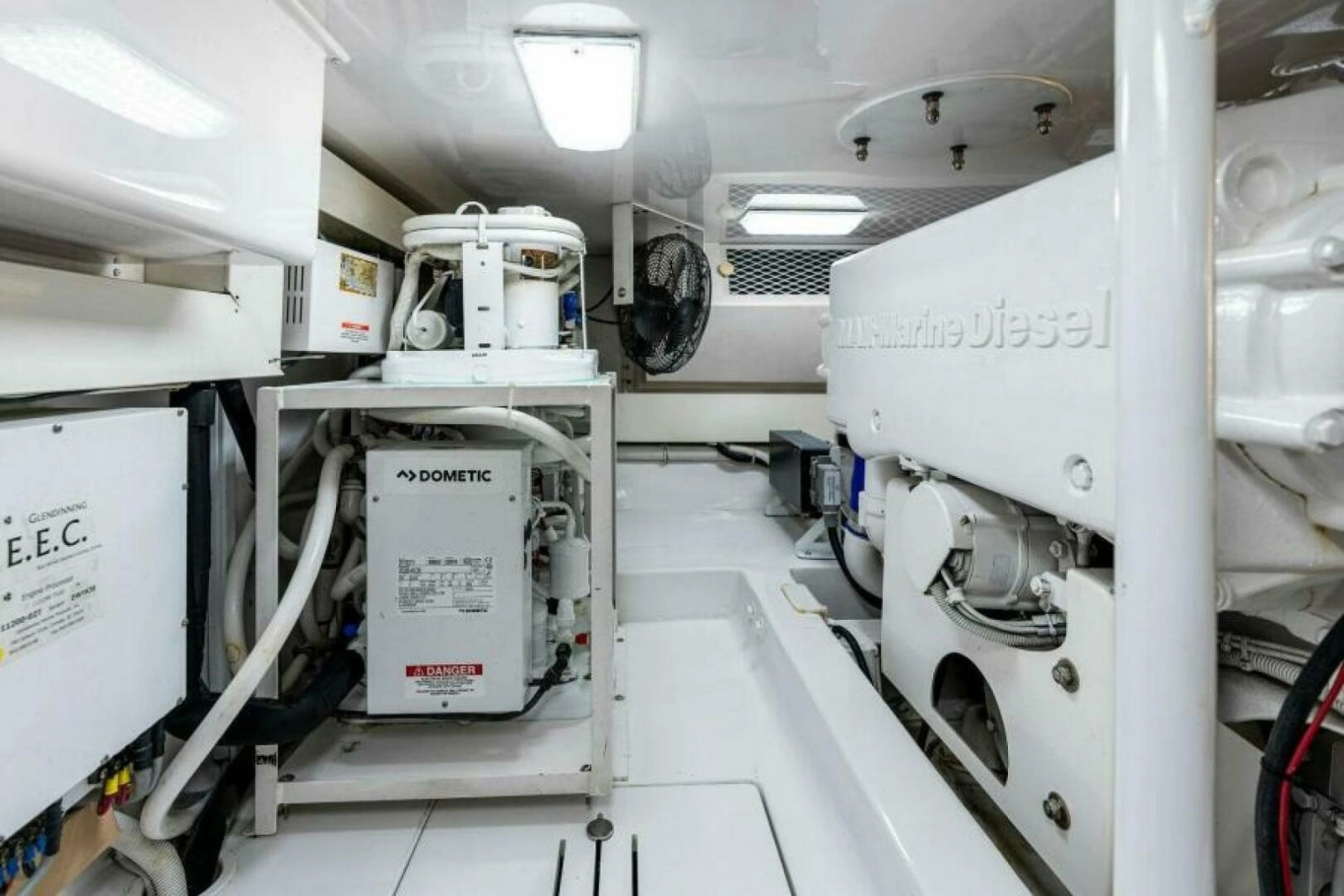 2003 Viking 48 Convertible photo 41