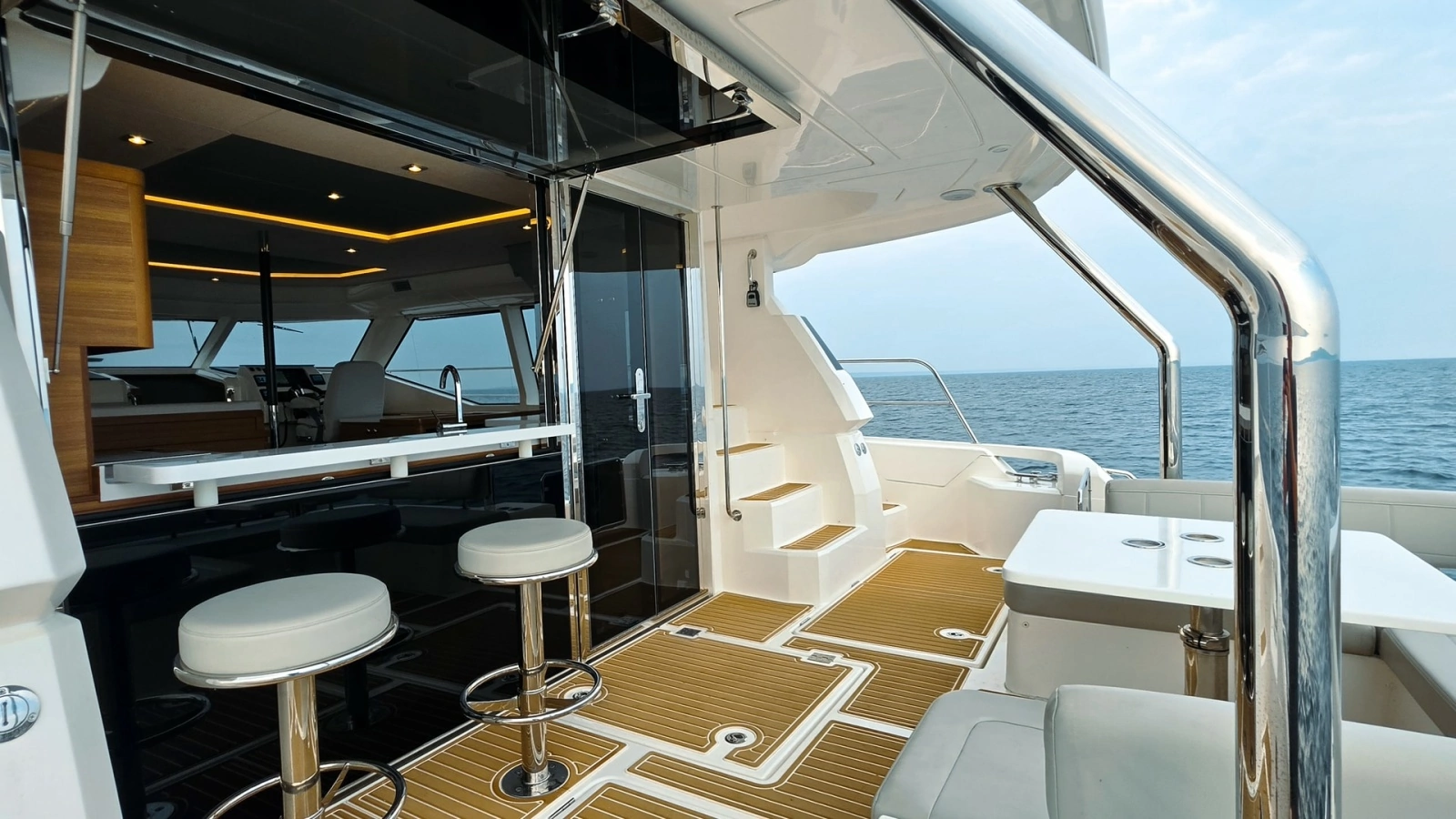 2023 Aquila 44 Catamaran- DOC-N-PILOT