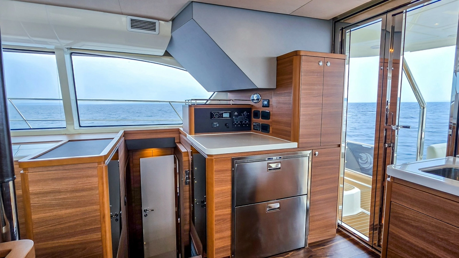 2023 Aquila 44 Catamaran- DOC-N-PILOT