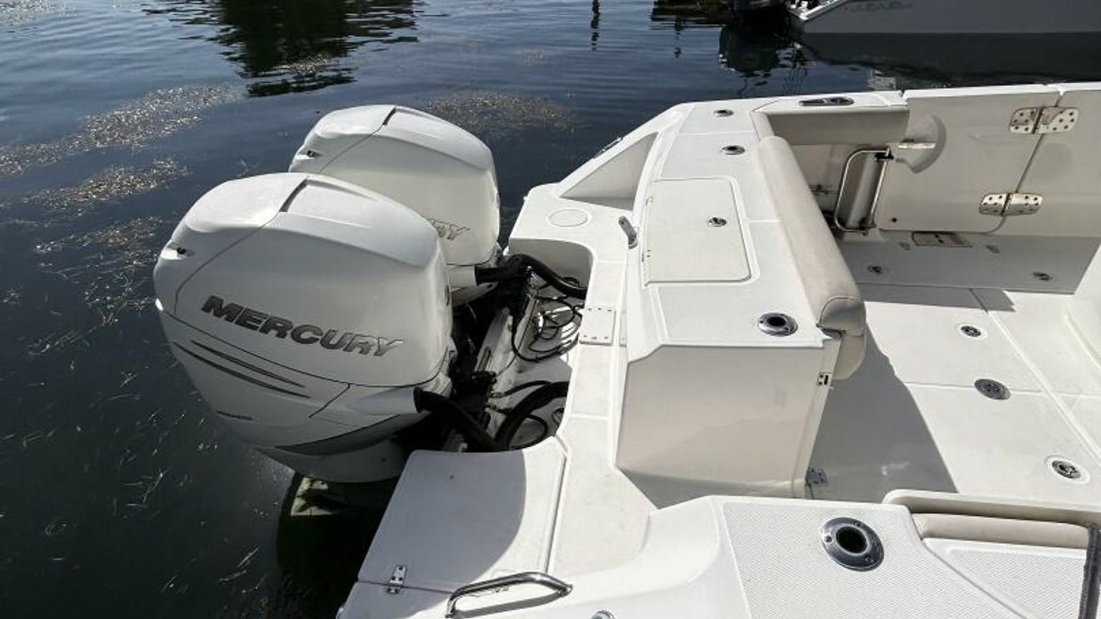 33' 2017 Boston Whaler 330 Outrage