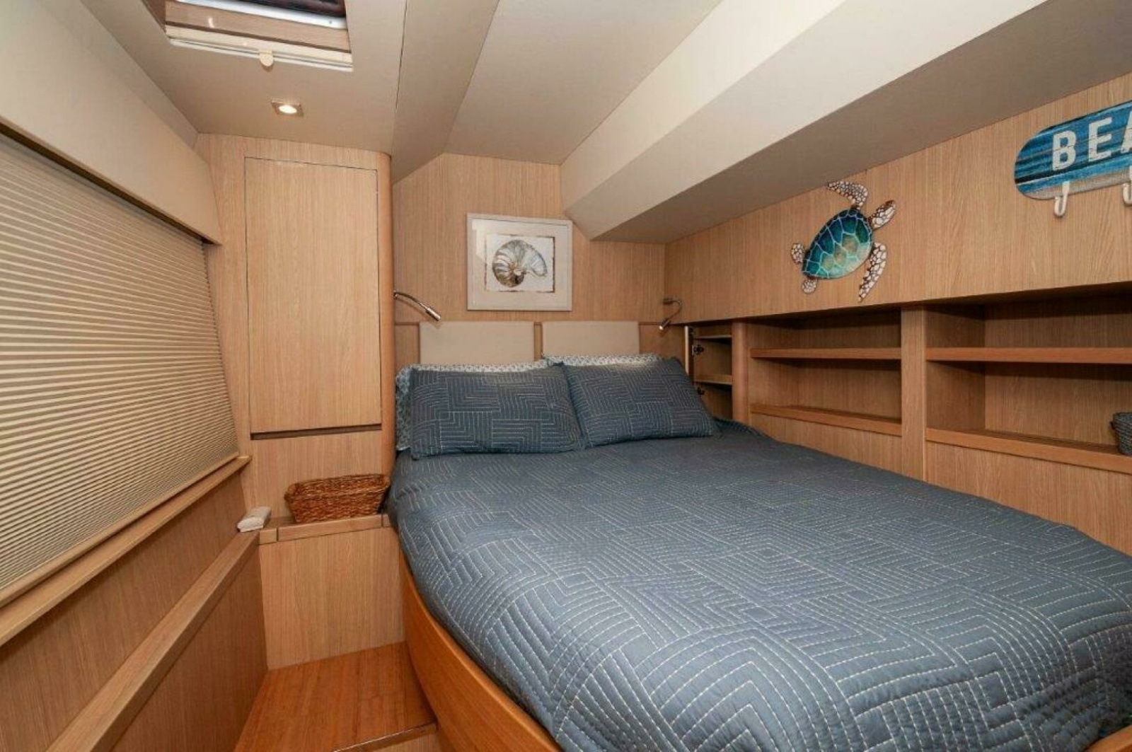 44' 2018 Aquila 44 Yacht