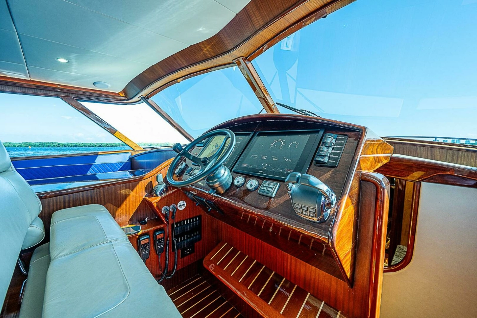 Maverick 55 Lucky -  Helm