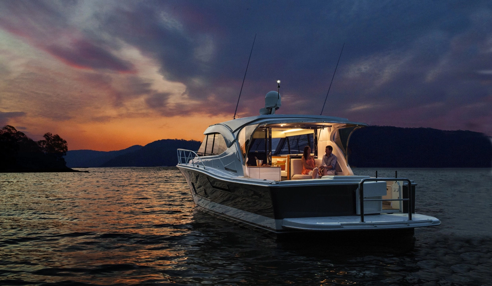 445 SUV 44ft Riviera Yacht For Sale