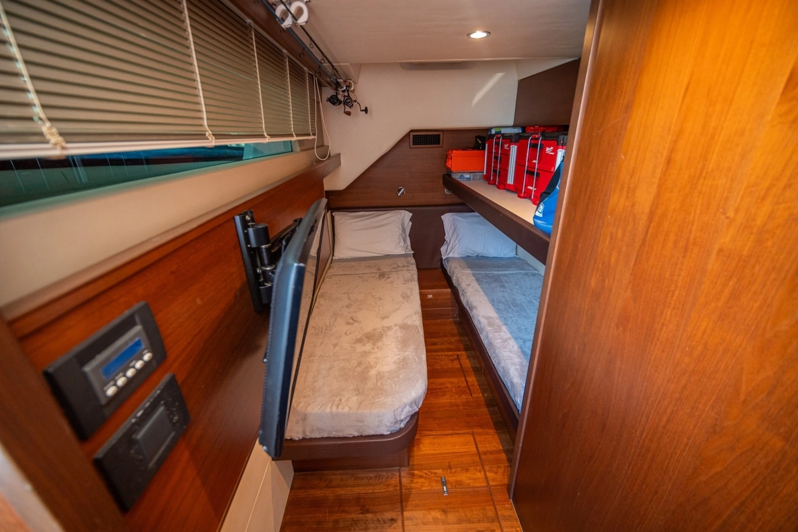 2017 Princess 68 Flybridge