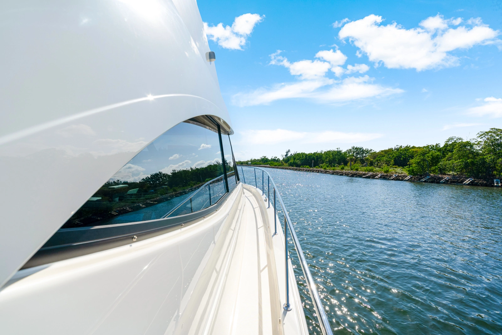 50 SPORTS MOTOR YACHT 50ft Riviera Yacht For Sale