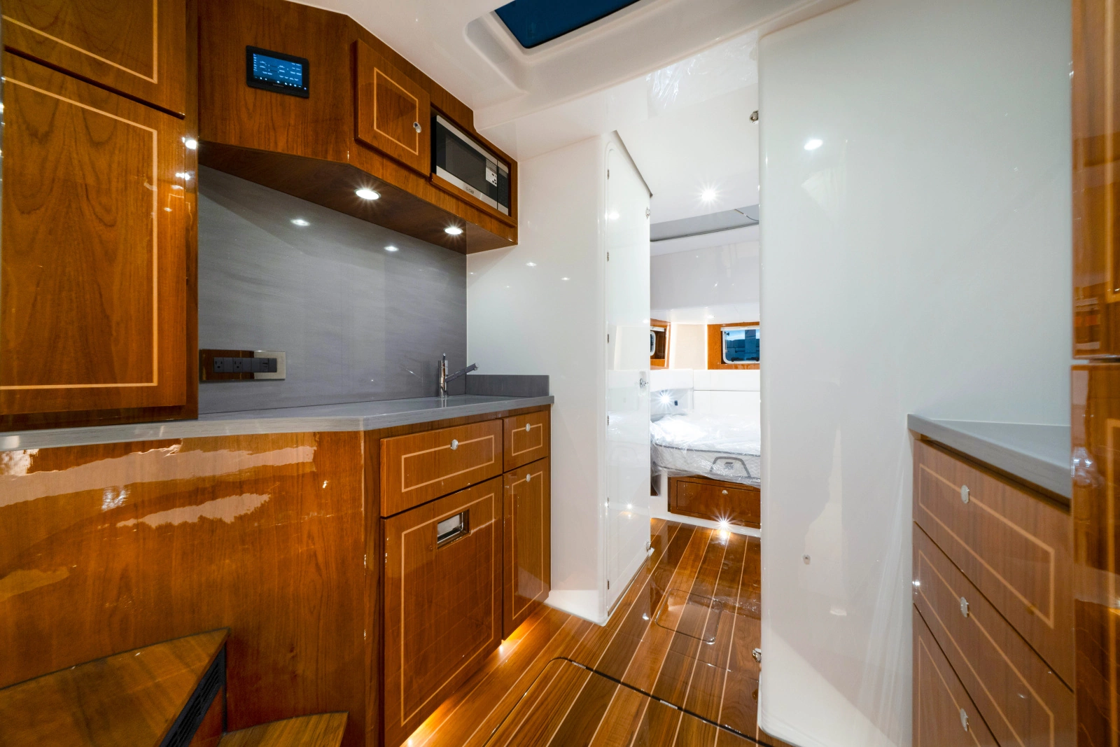 56ft HCB Yacht For Sale