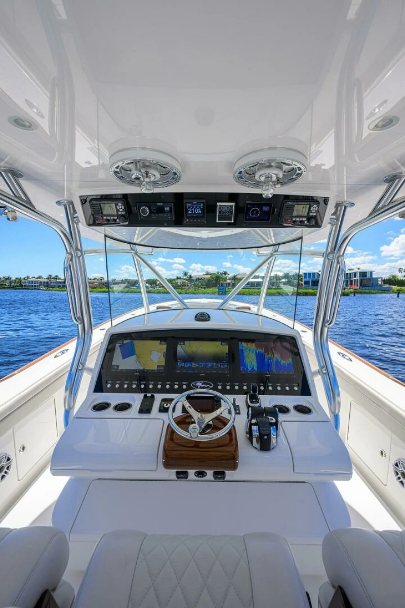 Helm Station