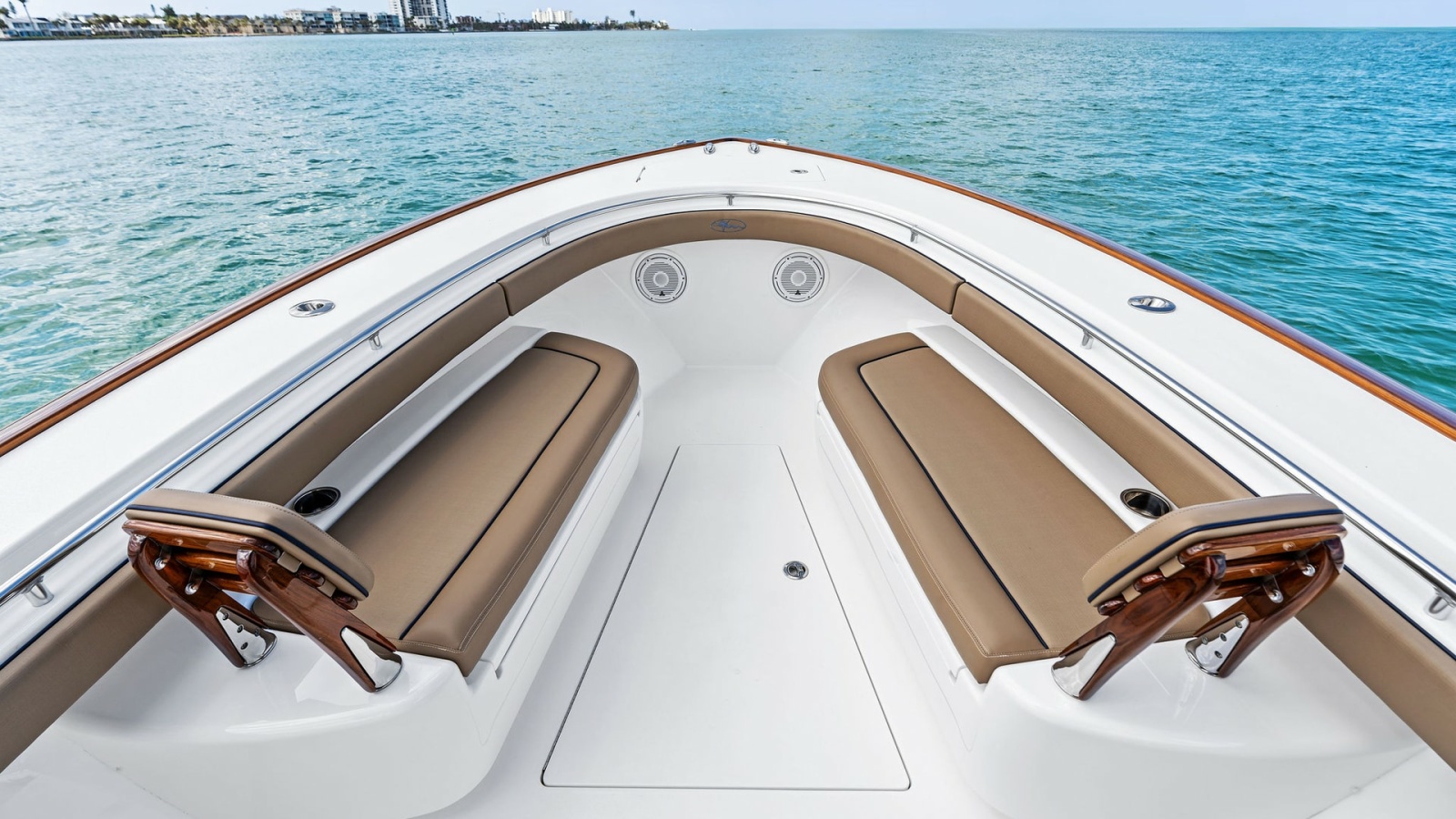 Spacious Bow Seating Area
