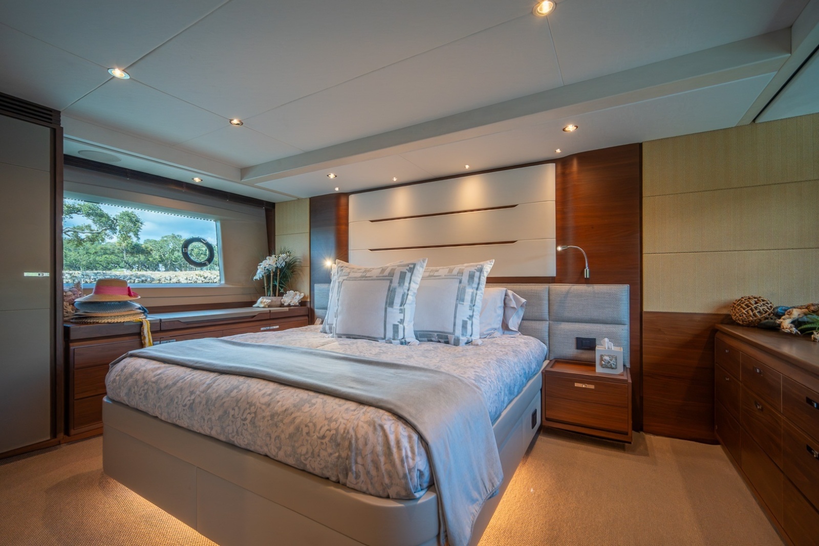 2017 Princess 68 Flybridge