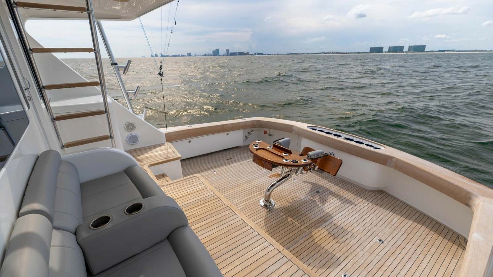 Spacious Aft Deck with Fighting Chair
