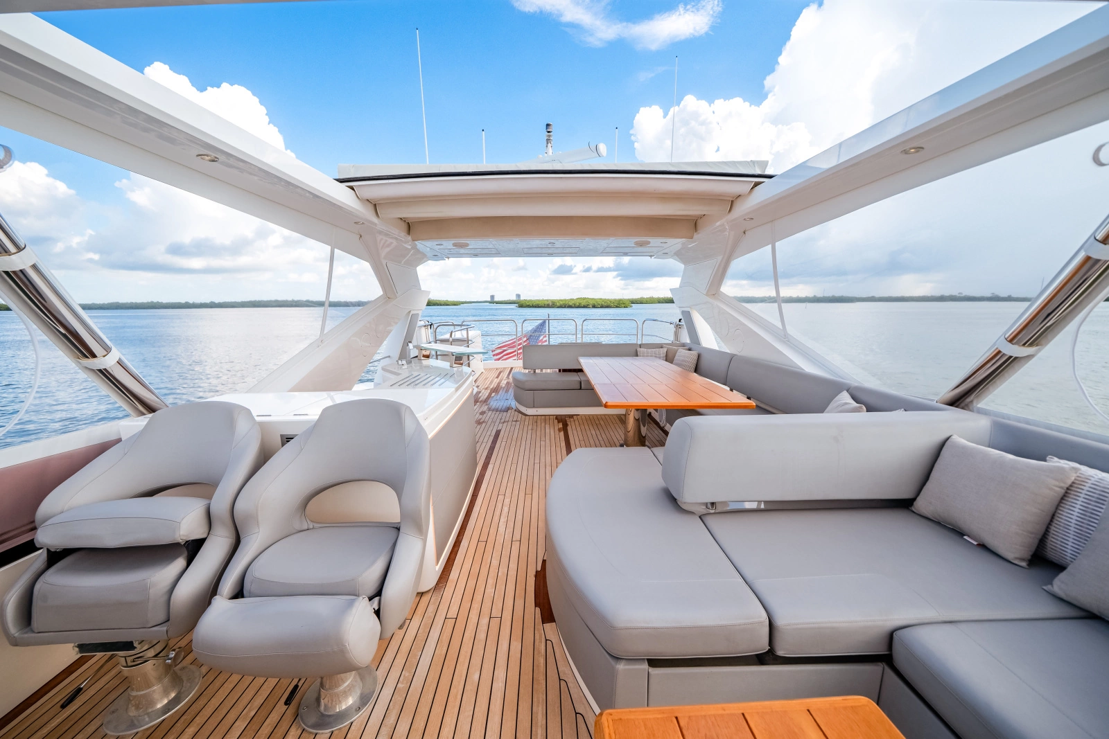 2019 Sunseeker 76 Flybridge