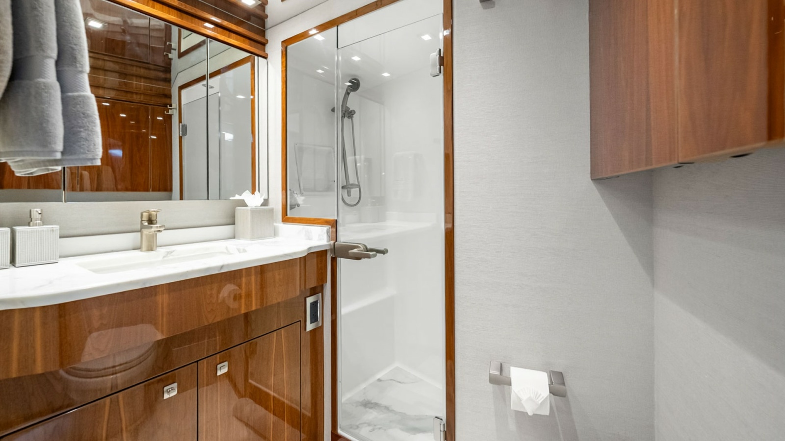 Luxurious En-Suite Bathroom