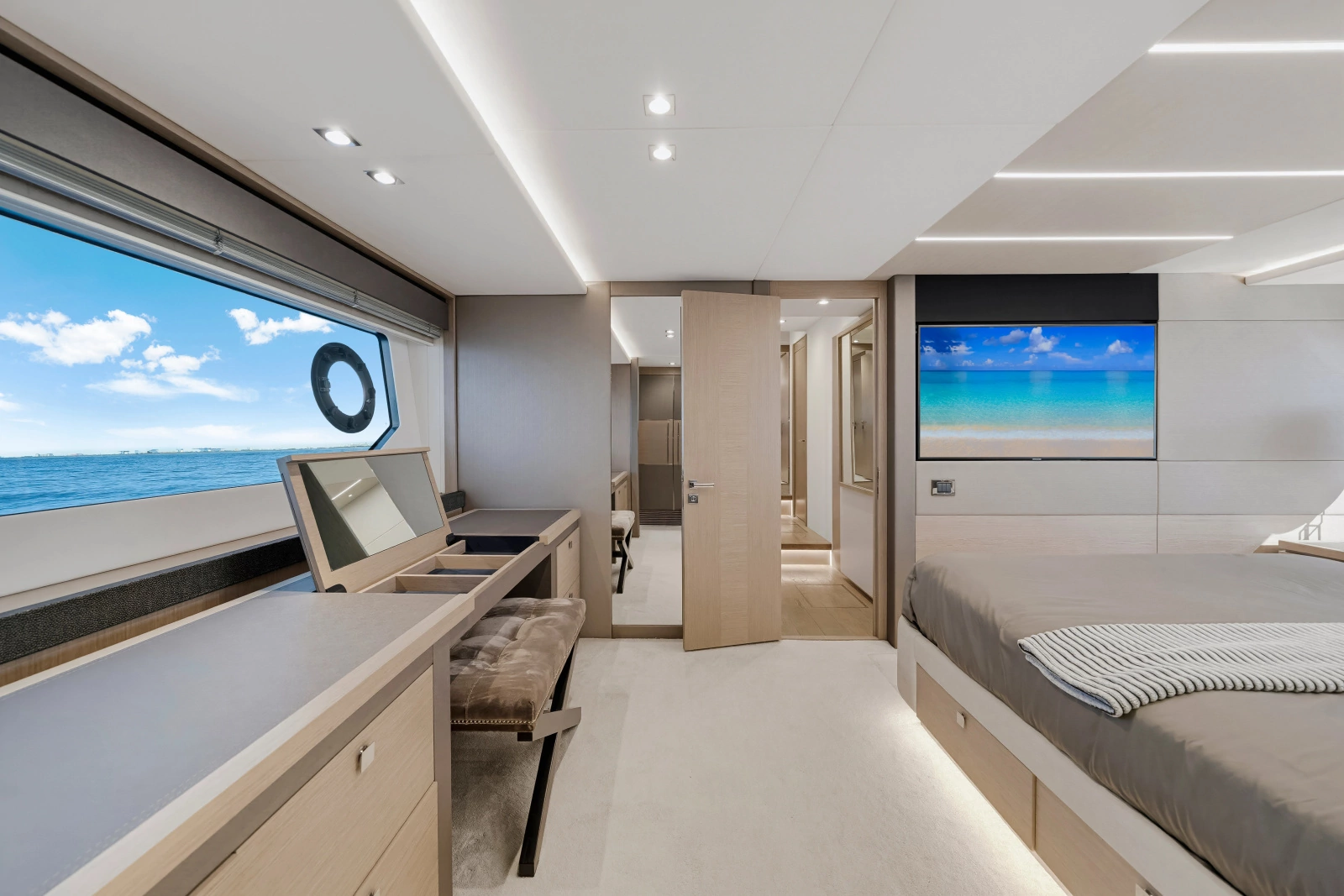 2020 Sunseeker 76 Yacht