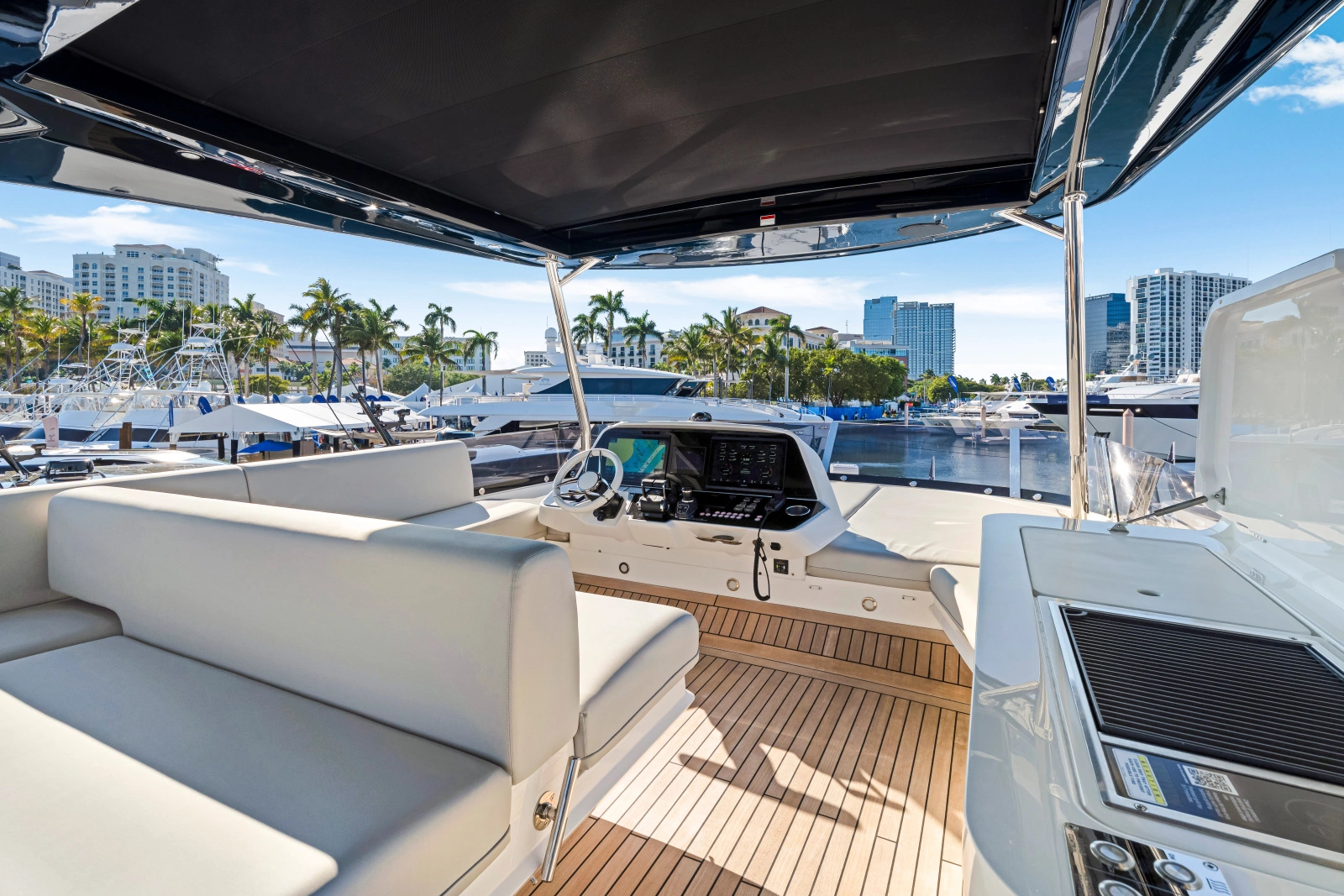 MANHATTAN 68 68ft Sunseeker Yacht For Sale