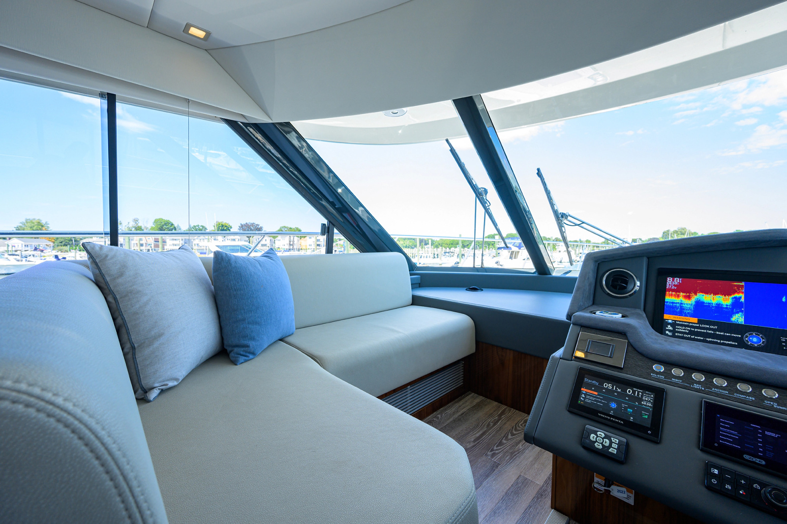 2023 Riviera 5400 Sport Yacht