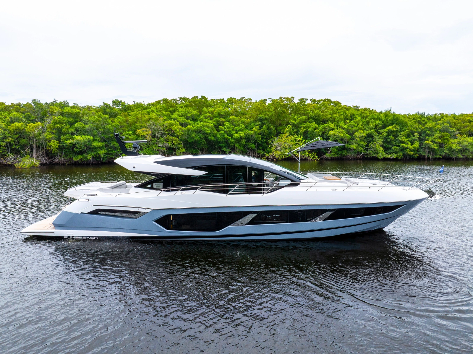 PREDATOR 75 75ft Sunseeker Yacht For Sale