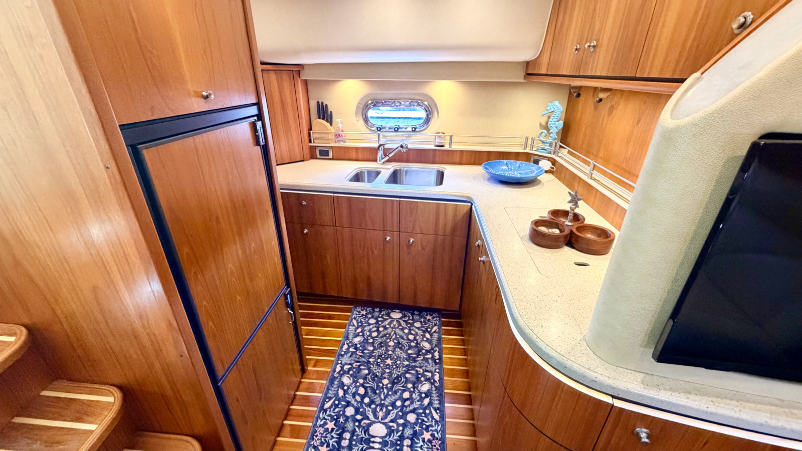 2009 Tiara Yachts 4300 Sovran