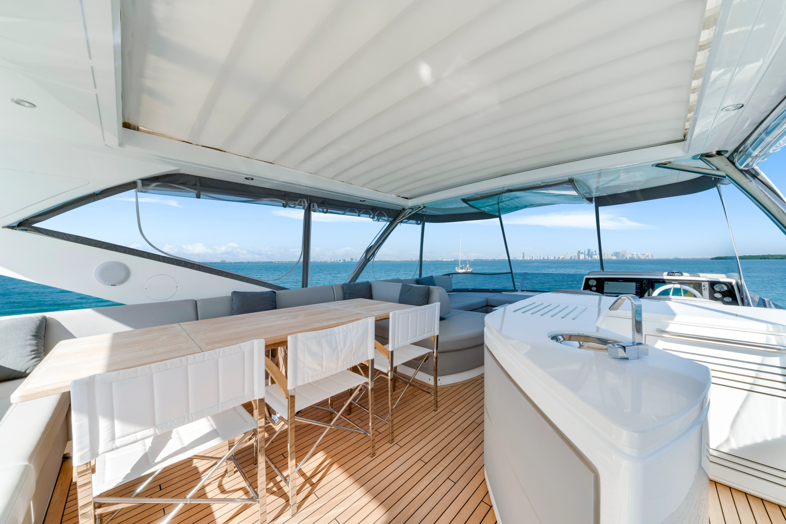 2020 Sunseeker 76 Yacht