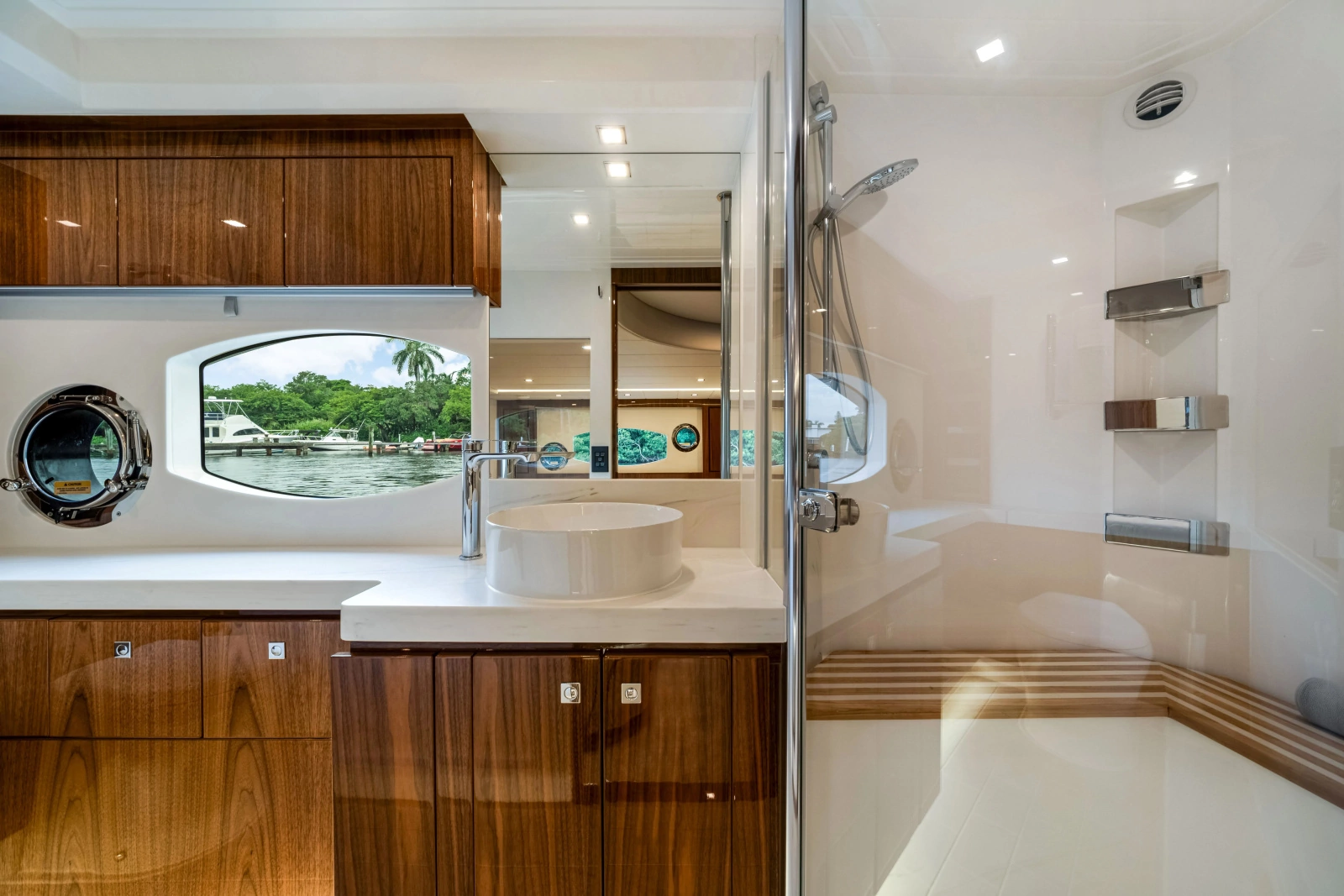 6000 SPORT YACHT 60ft Riviera Yacht For Sale