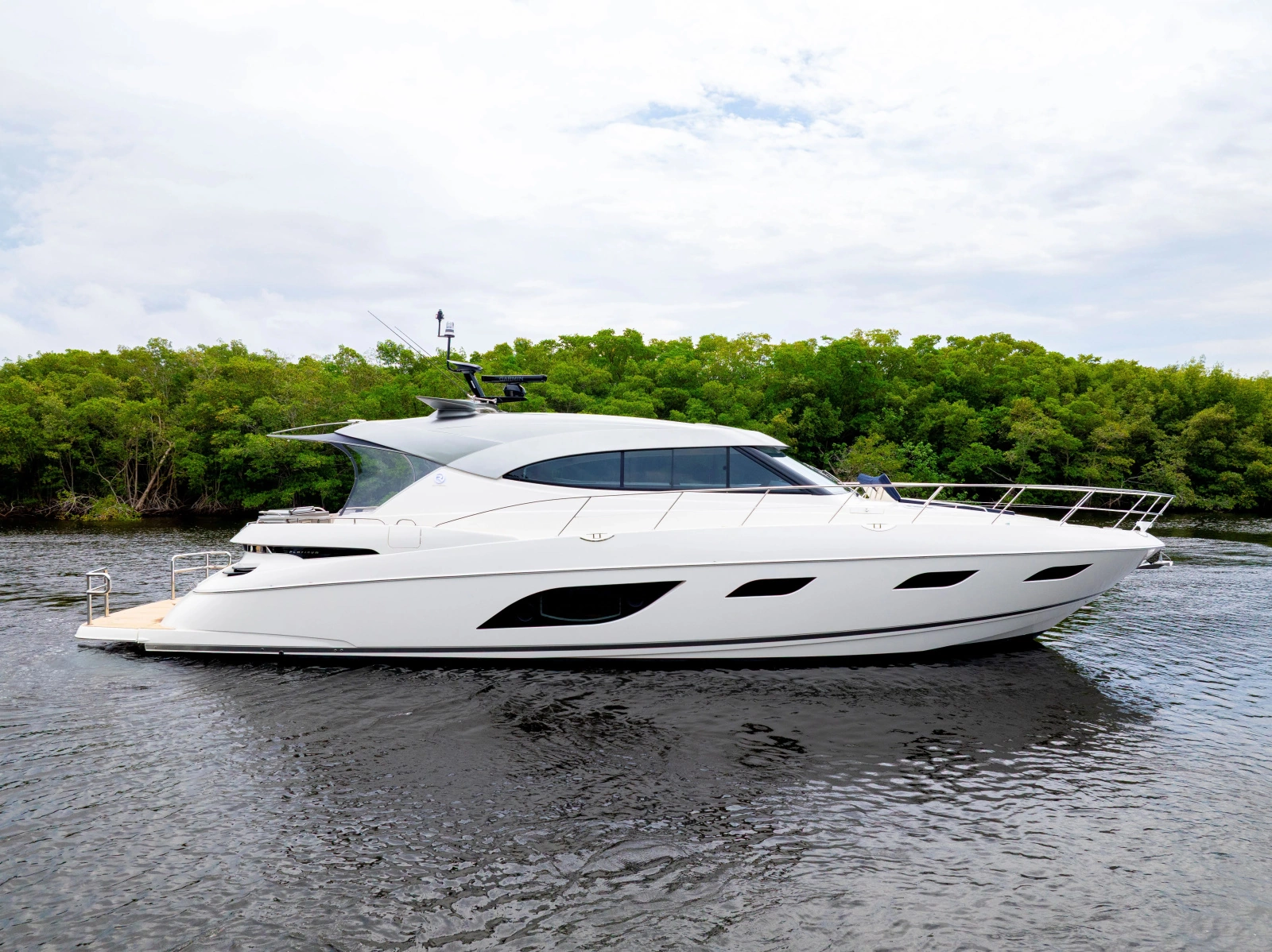 6000 SPORT YACHT 60ft Riviera Yacht For Sale