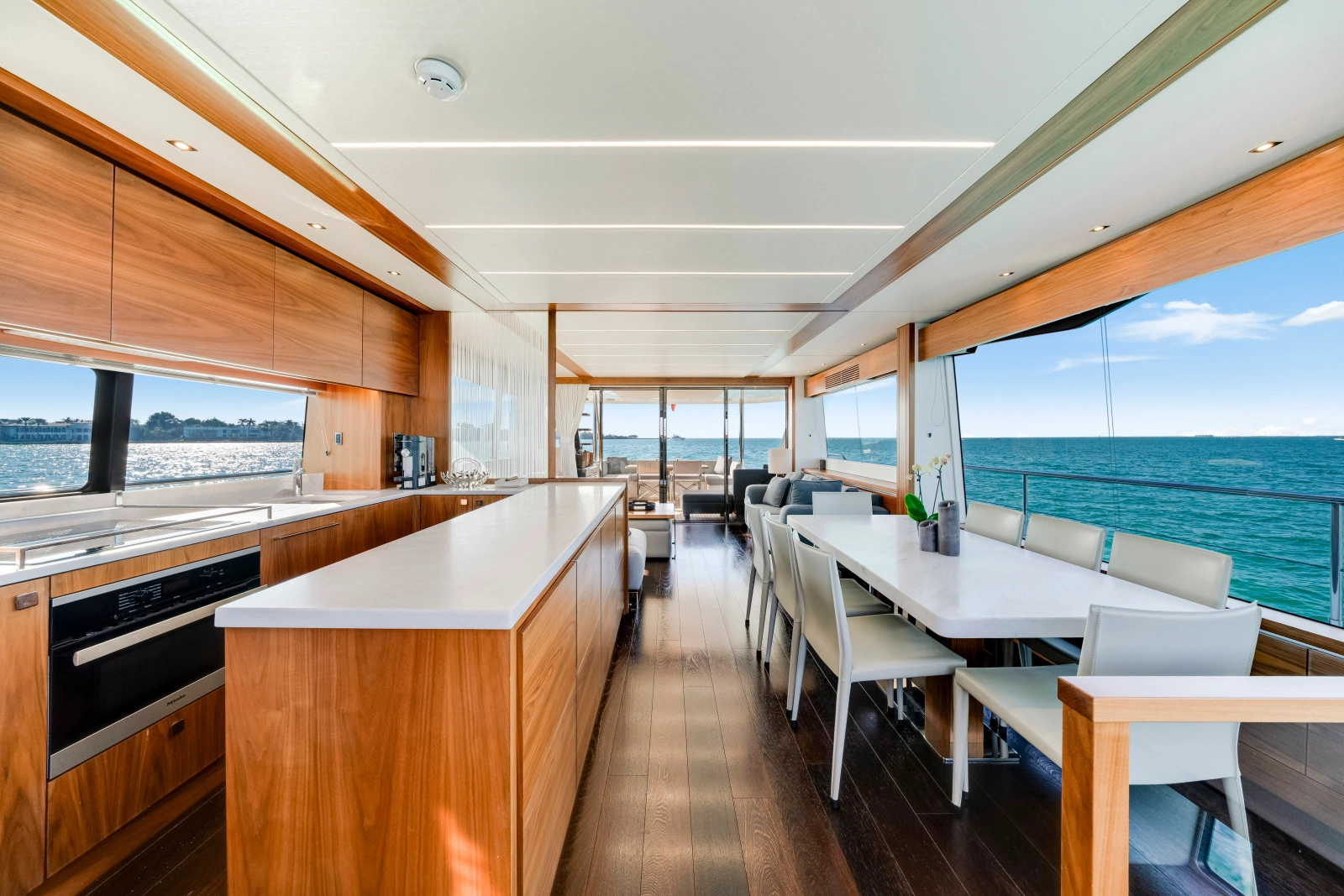2020 Sunseeker 76 Yacht