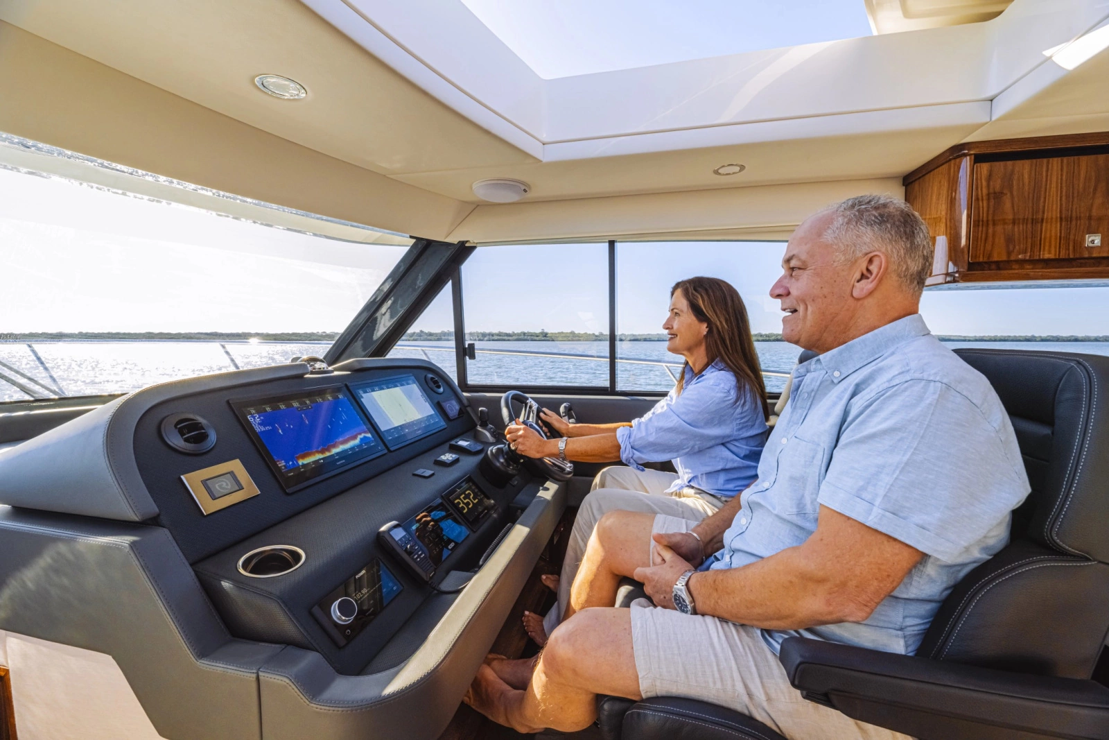 465 SUV 46ft Riviera Yacht For Sale