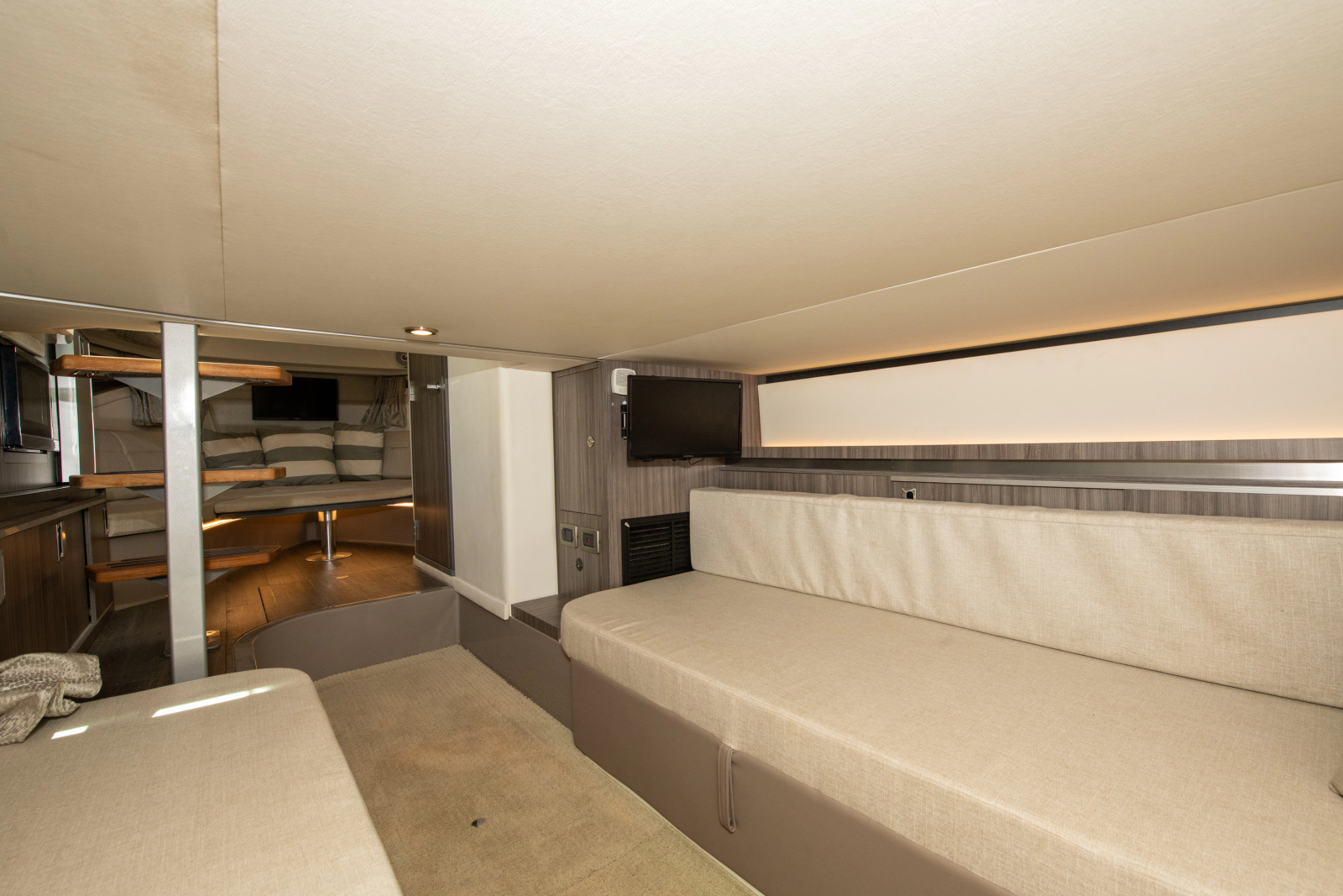 2022 Sea Ray Sundancer 320 OB