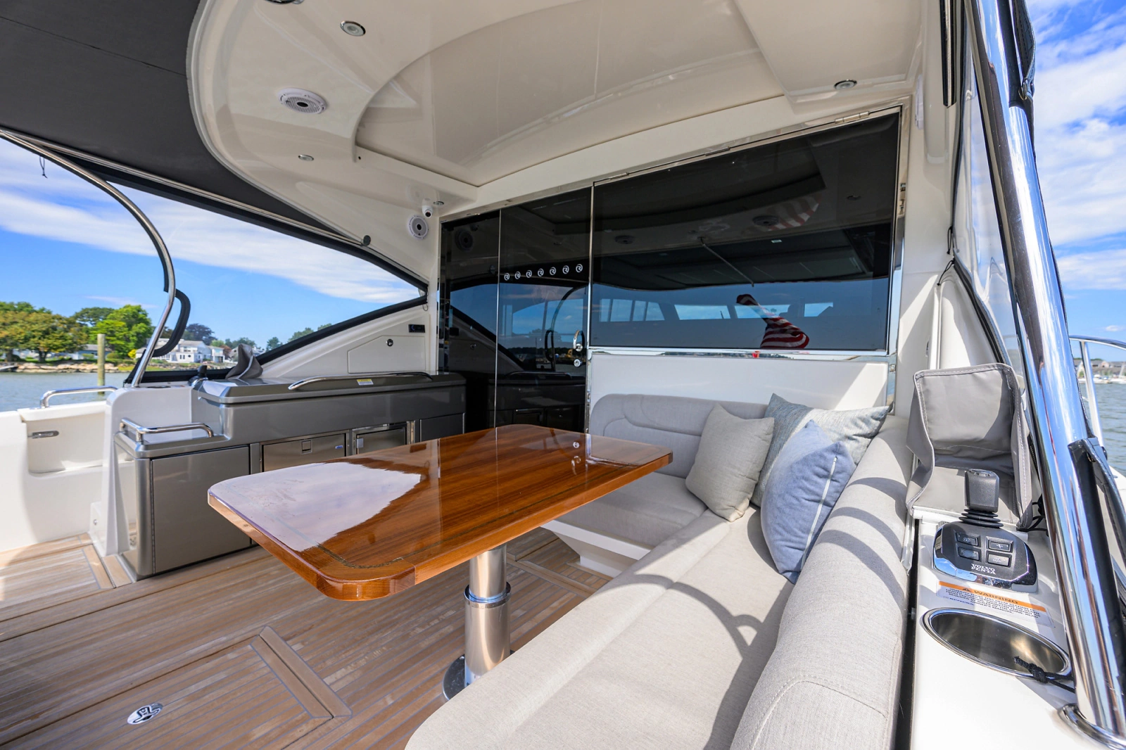 2023 Riviera 5400 Sport Yacht