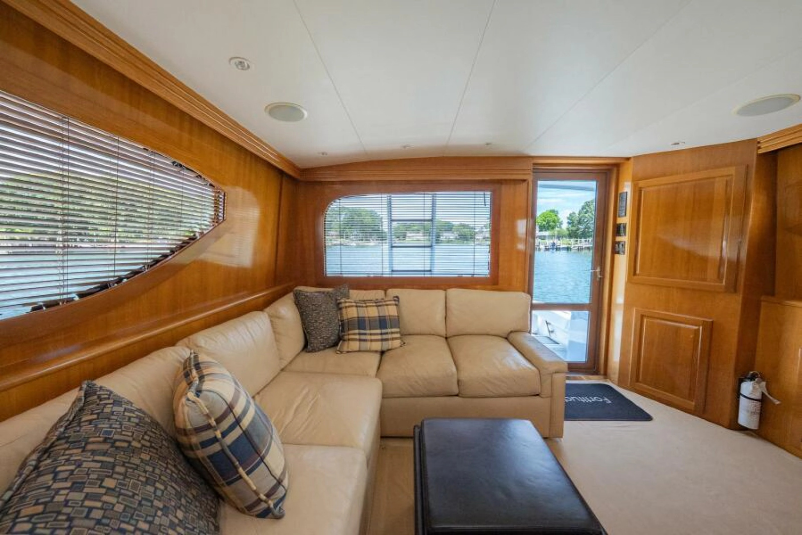 2001 Hatteras Convertible 50