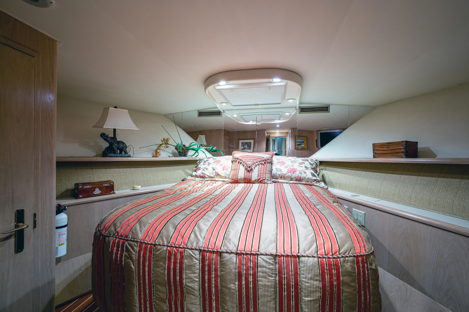 1997 Hatteras 65 Convertible