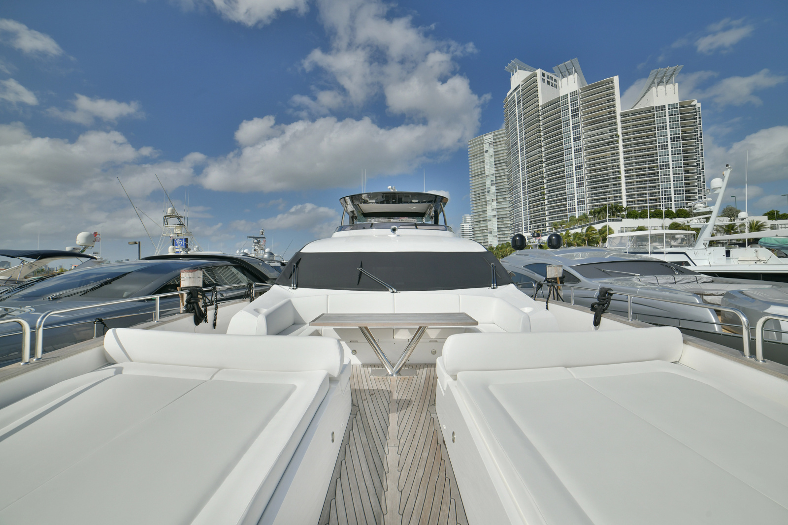 2015 Sunseeker 28 Metre Yacht