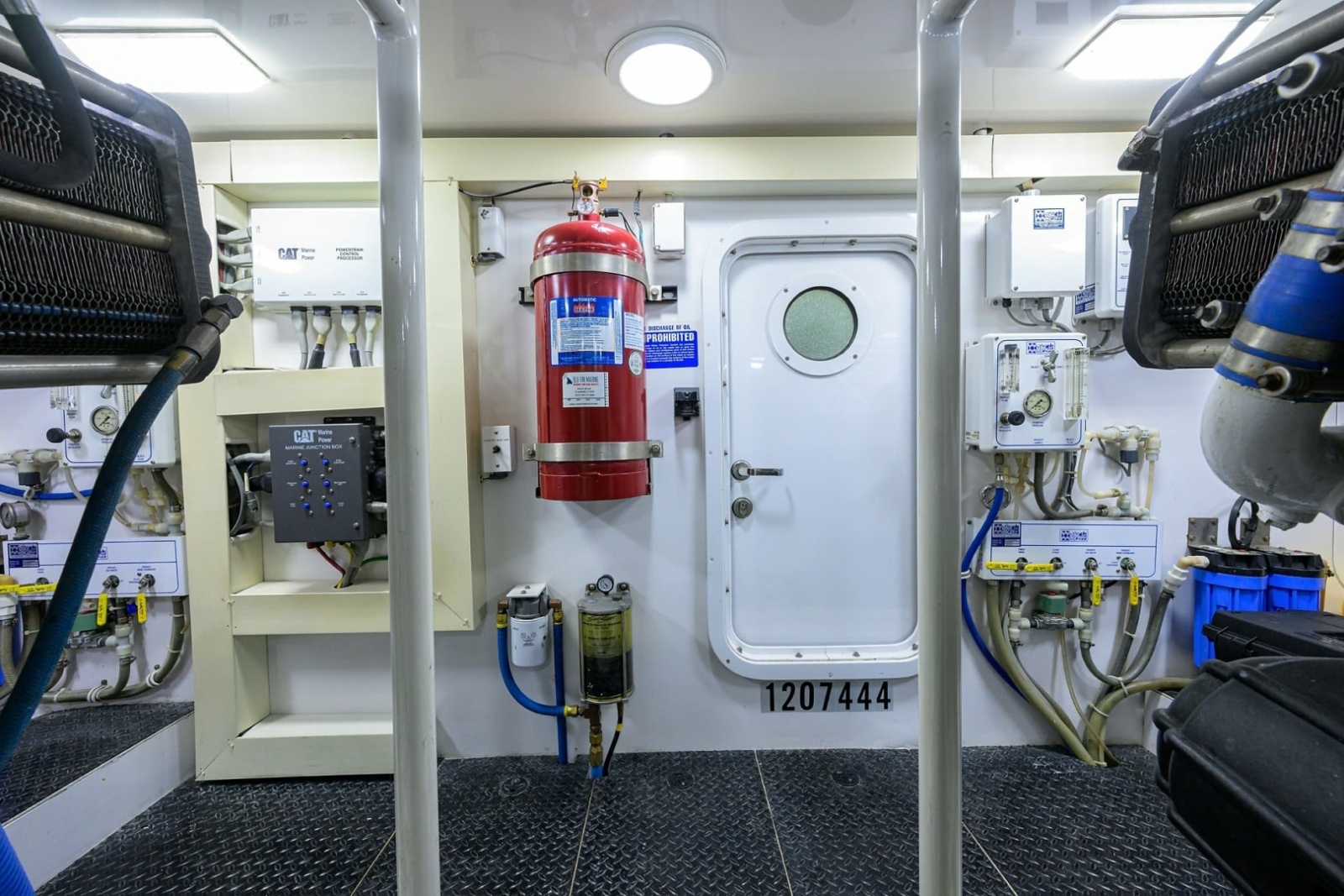 Viking 68 - BLOWFISH3 - Engine Room
