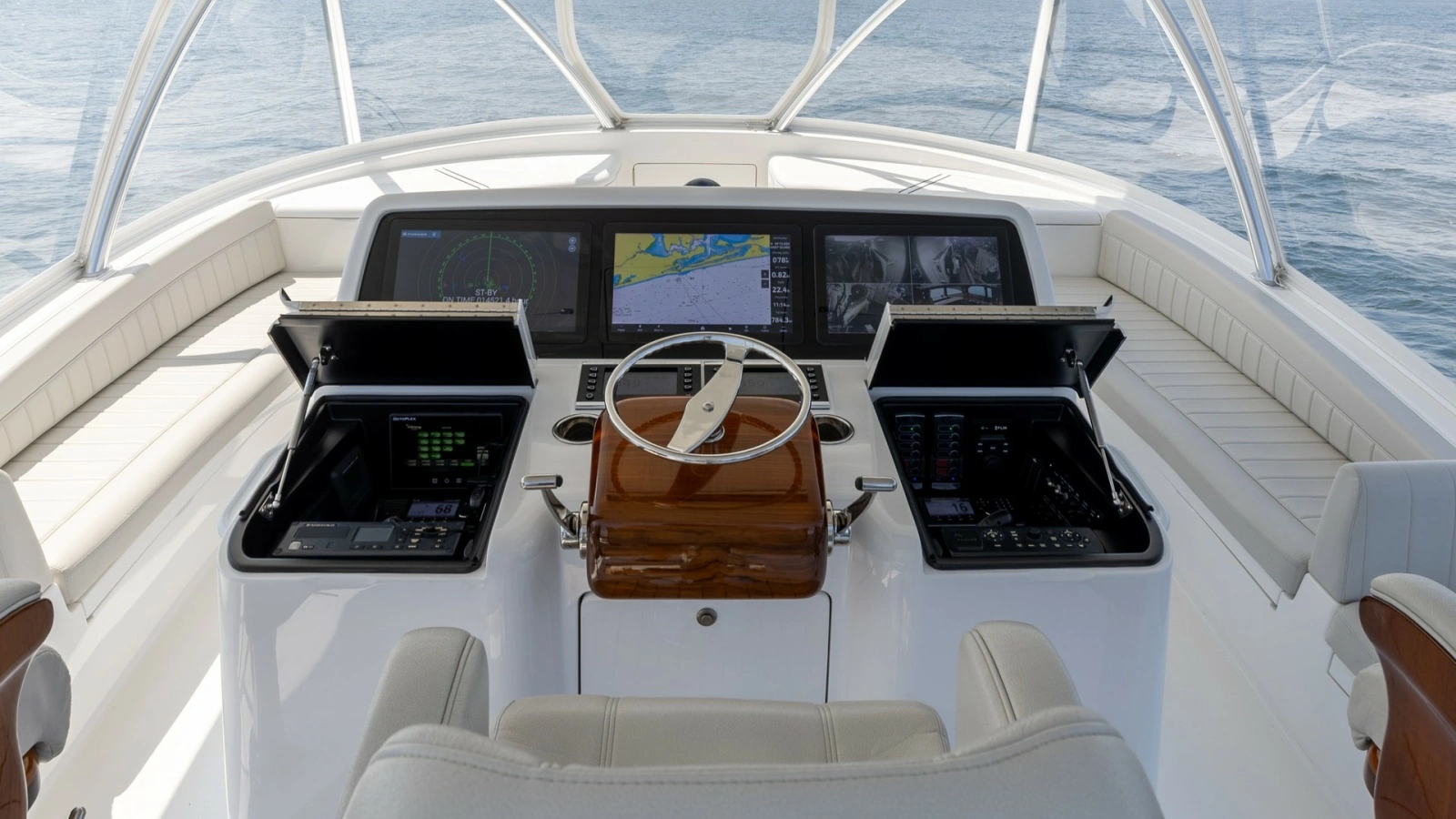 Flybridge Helm with Electronics Suite