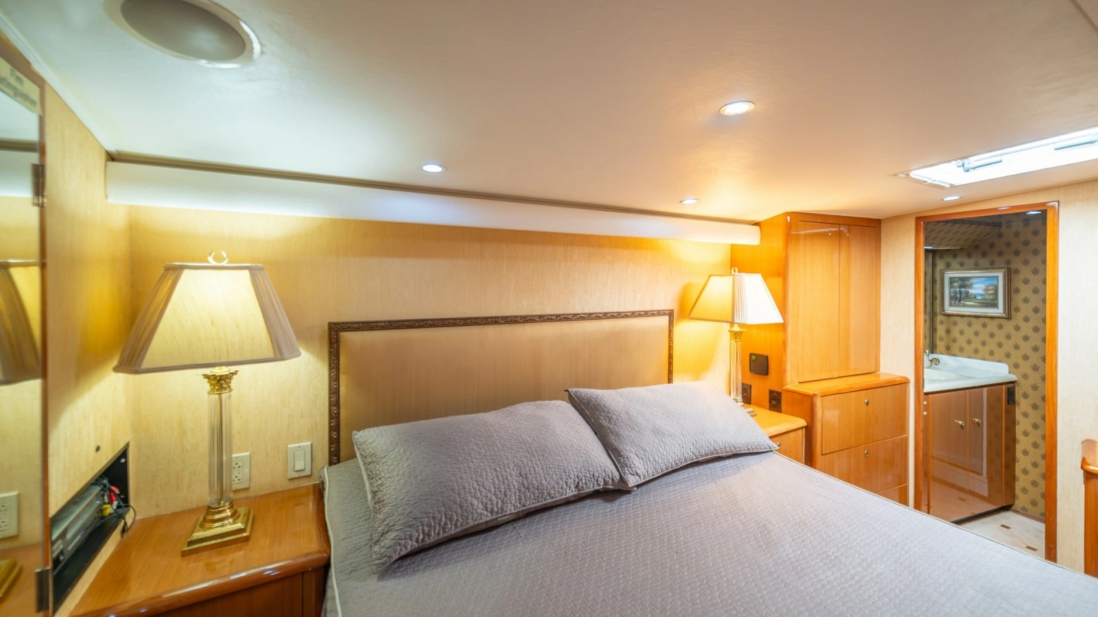 Master Stateroom 2002 Viking 61 Convertible