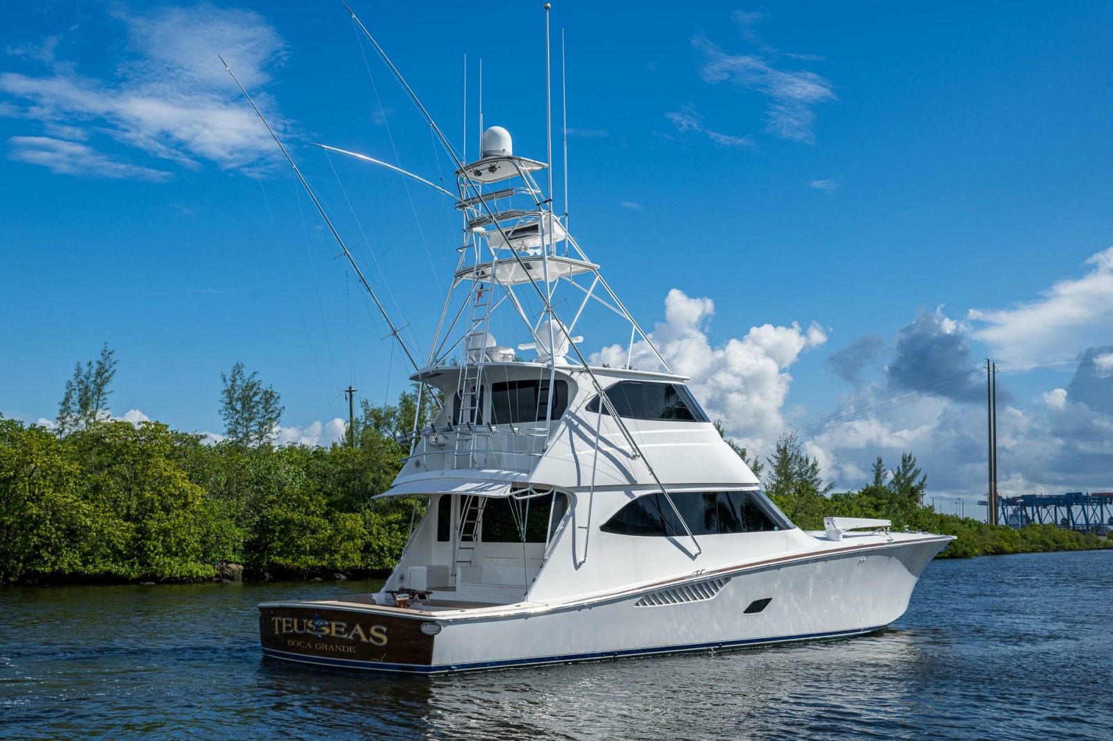 2011 Viking 76 Enclosed Bridge