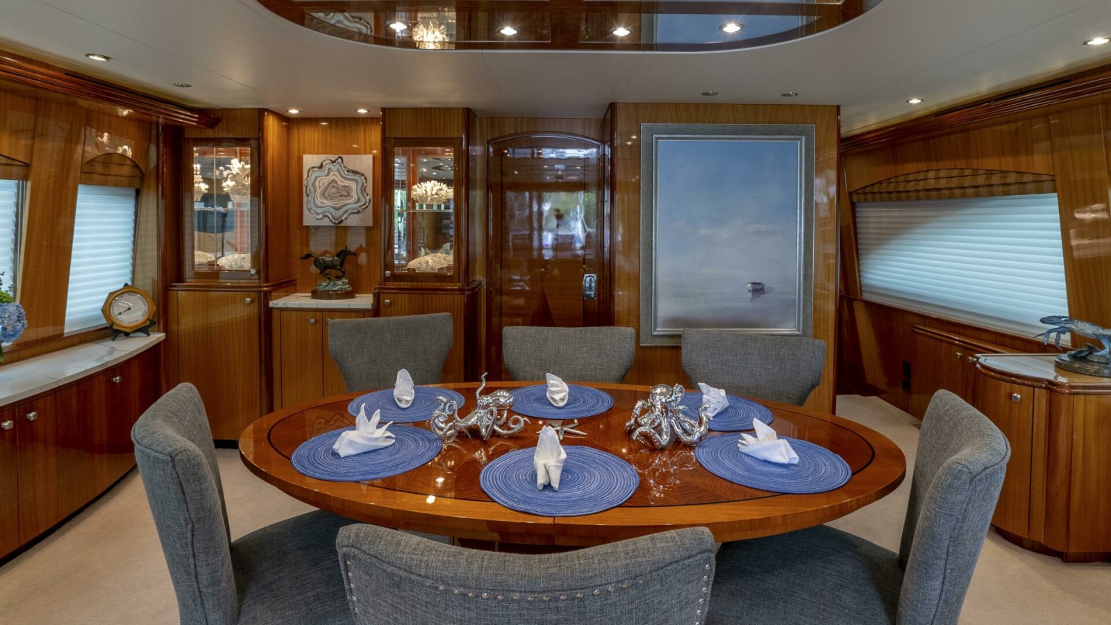 Hatteras 80 Gallopin- Salon Dinette
